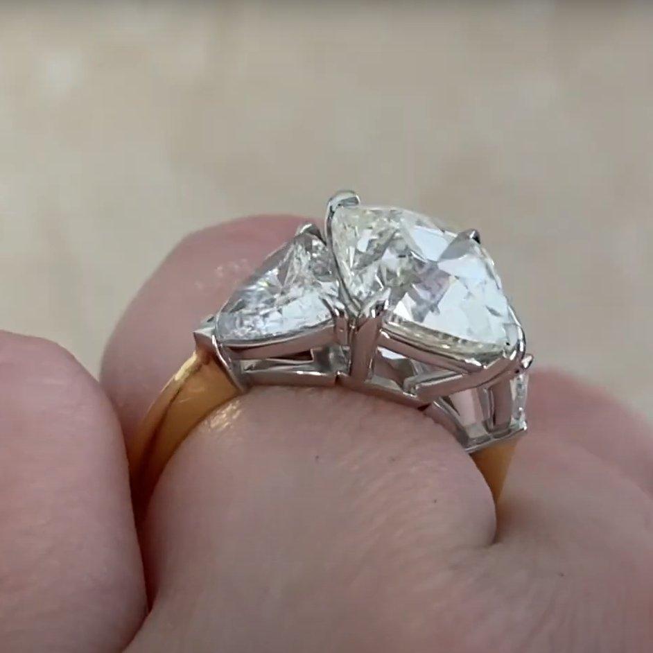 Taglio cuscino Anello di diamanti con taglio a cuscino in oro (GIA 5,00 carati) Anello di fidanzamento, platino in vendita