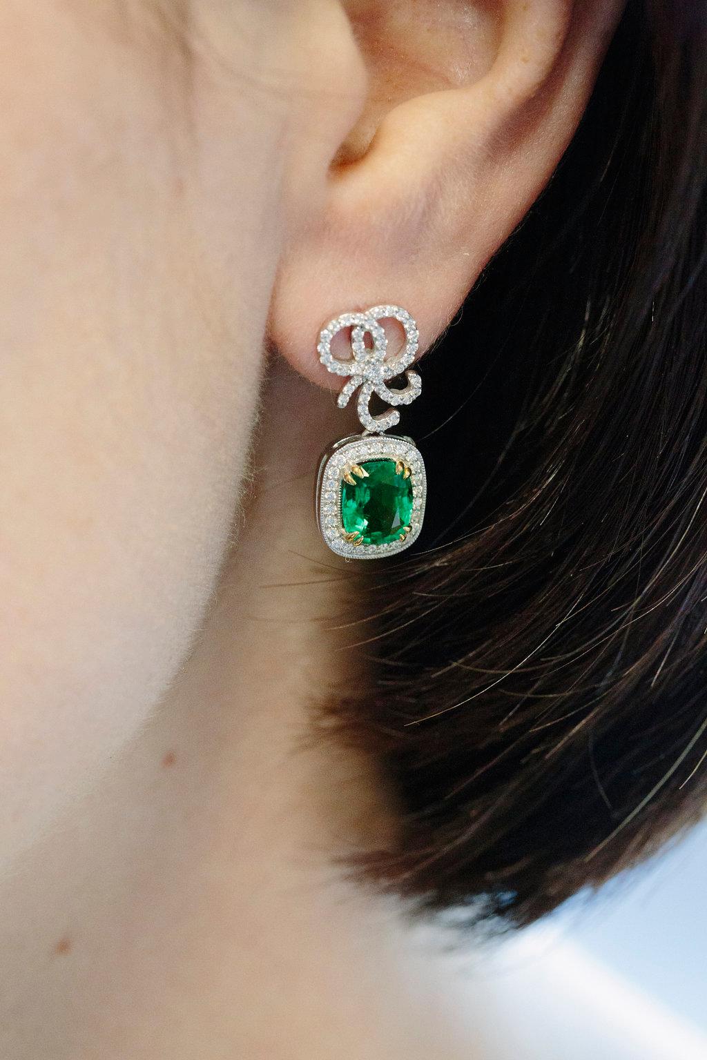  Cushion Cut Emerald & Diamond Earrings In New Condition For Sale In Redlands, CA