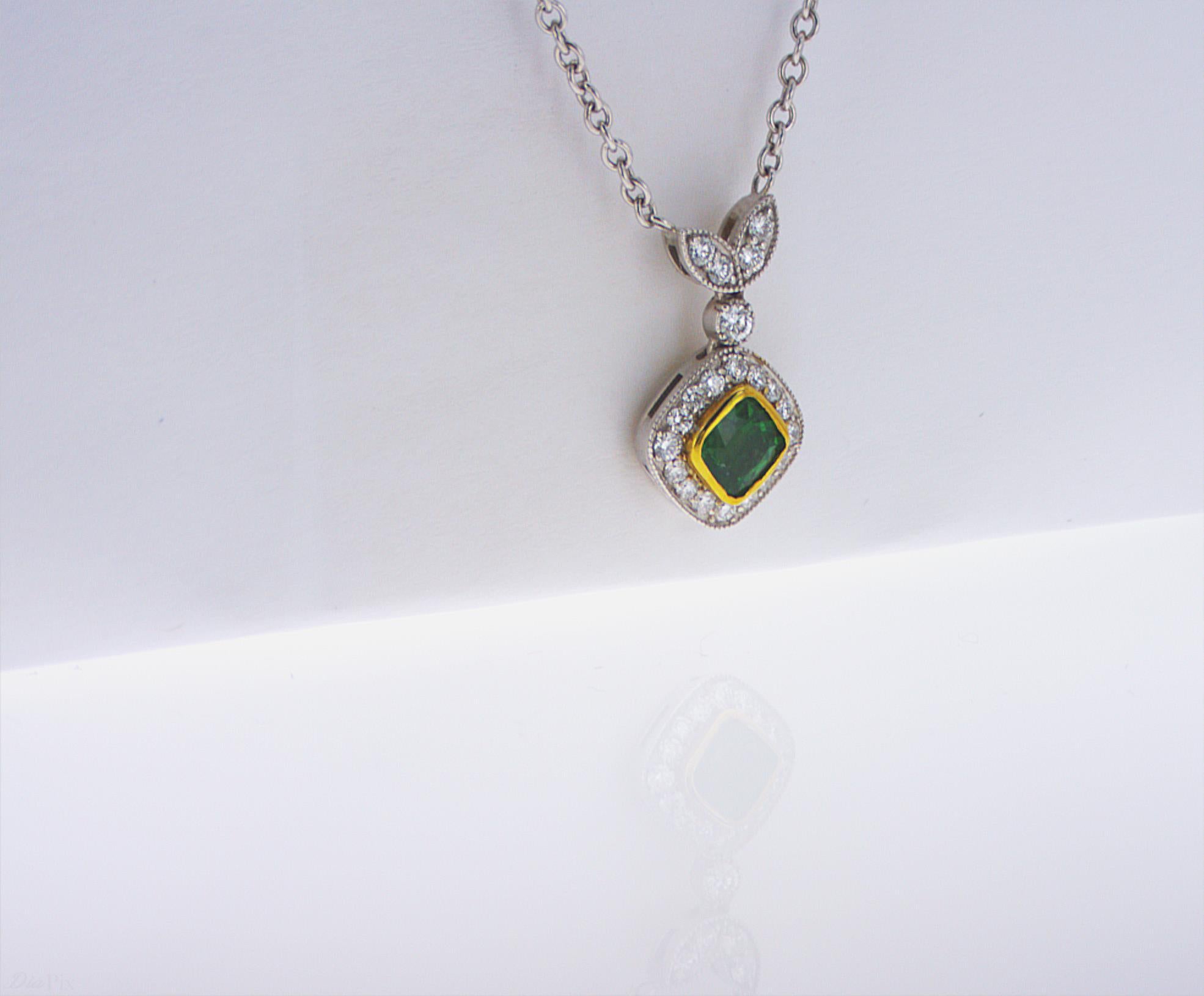 Cushion Cut Emerald Pendant In New Condition For Sale In New York, NY
