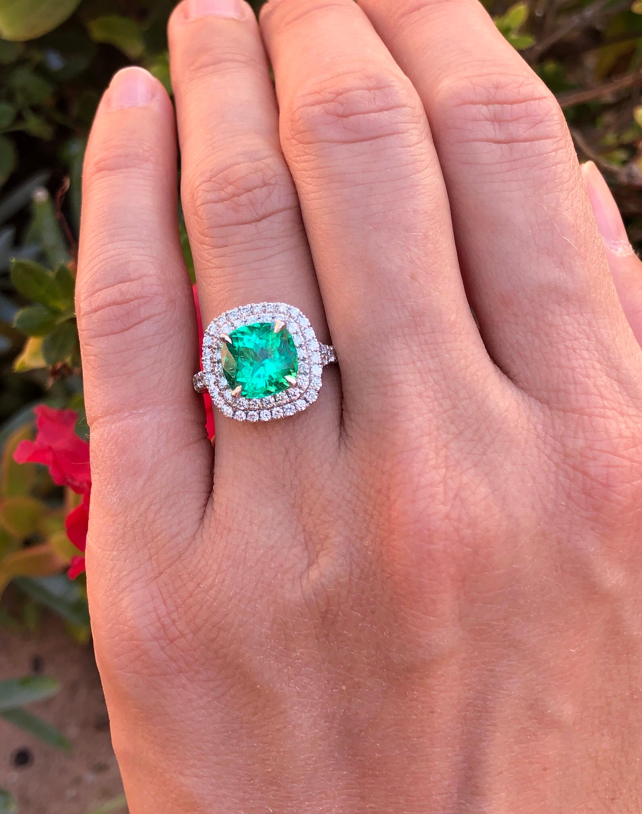 Modern Colombian Emerald Ring Cushion Cut 2.82 Carats