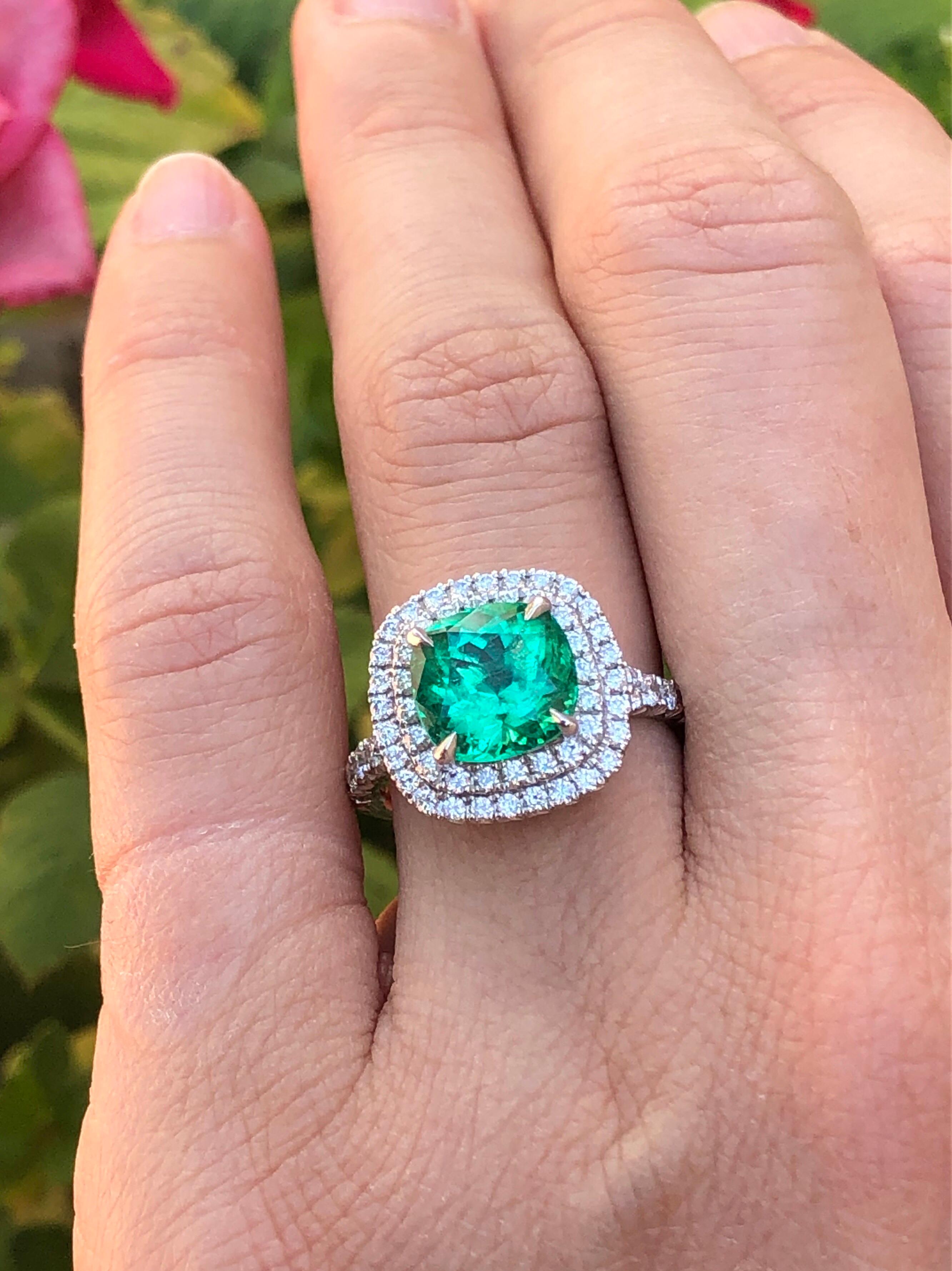 Colombian Emerald Ring Cushion Cut 2.82 Carats In New Condition In Beverly Hills, CA
