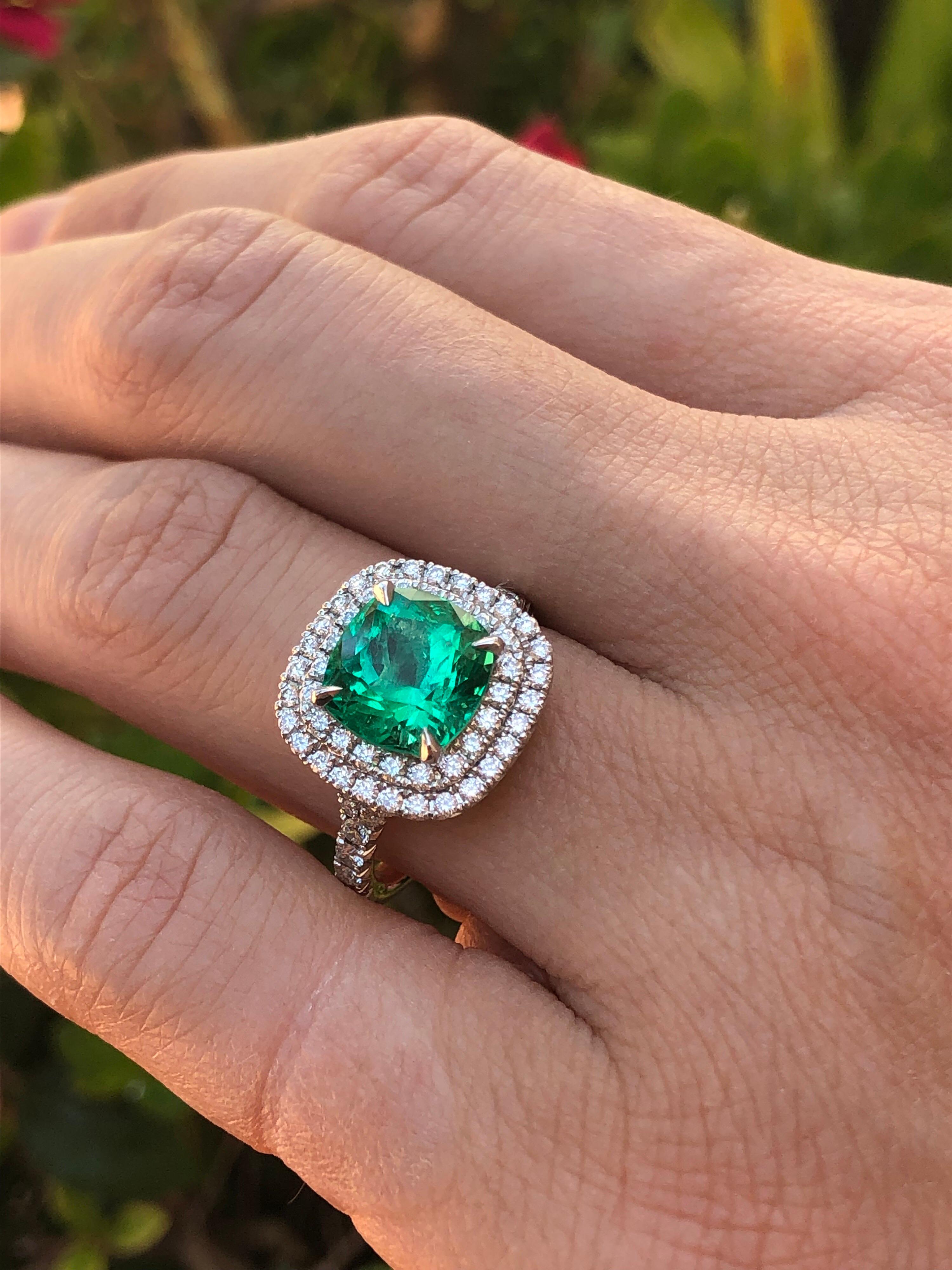 Women's Colombian Emerald Ring Cushion Cut 2.82 Carats