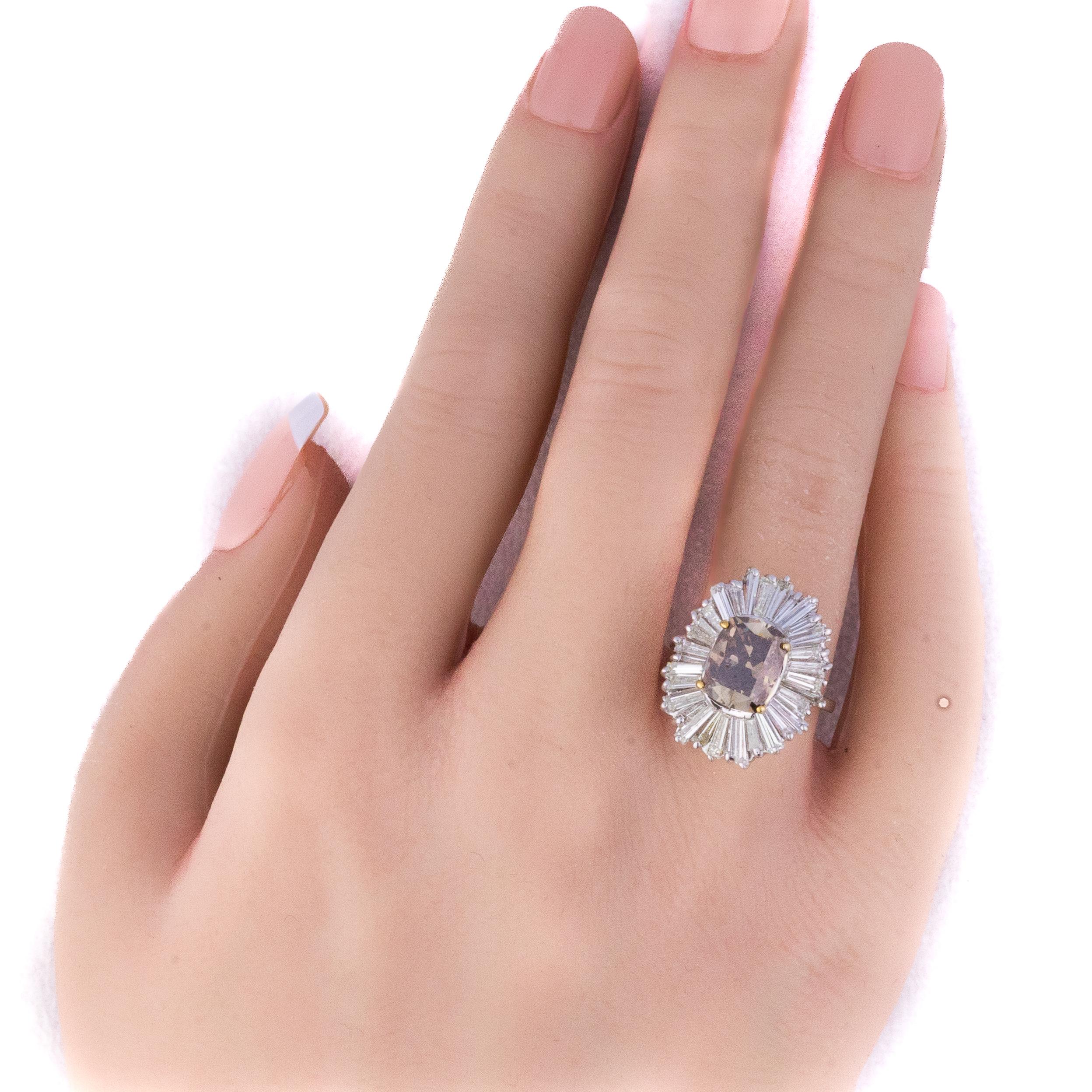 Taille coussin Cushion Cut Light Brown Diamond and Baguette Diamond Halo Ballerina Ring en vente