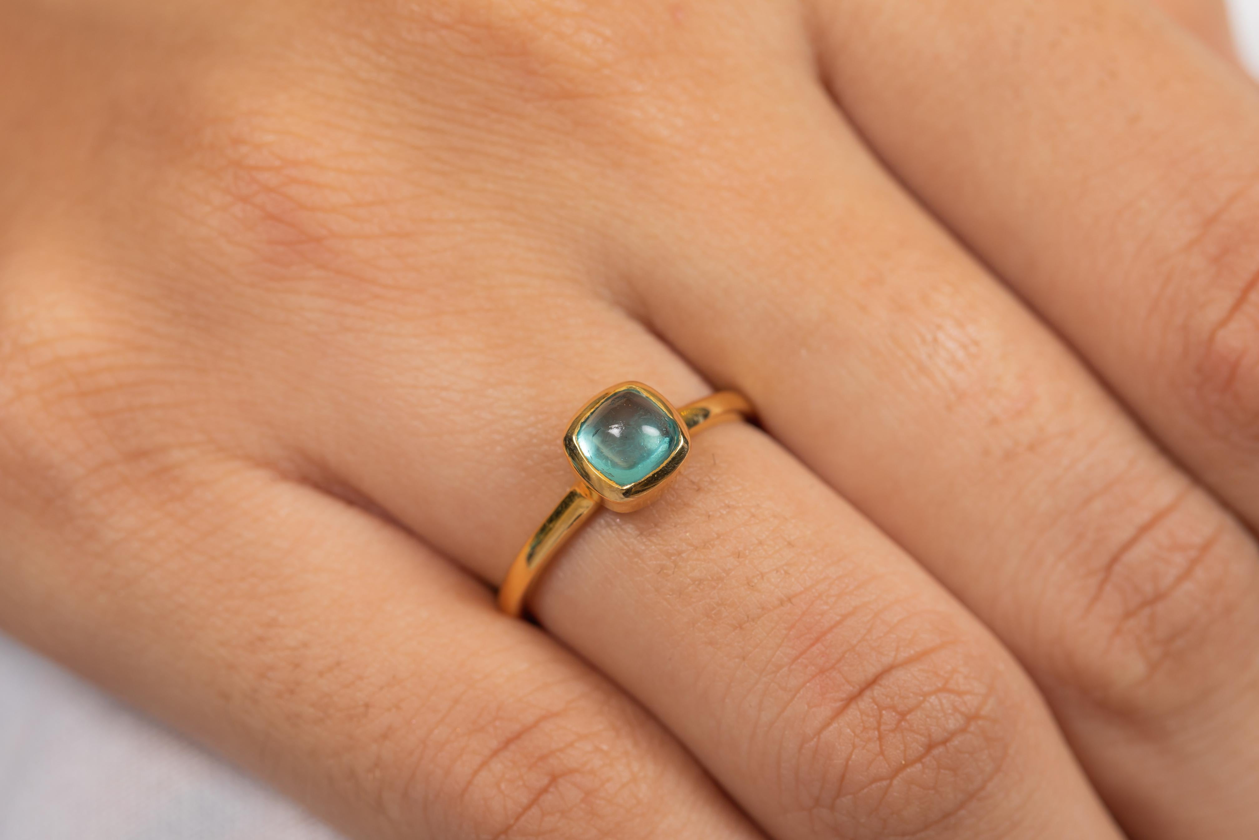 For Sale:  Cushion Cut Natural Aquamarine Gemstone Ring in 14K Yellow Gold 2