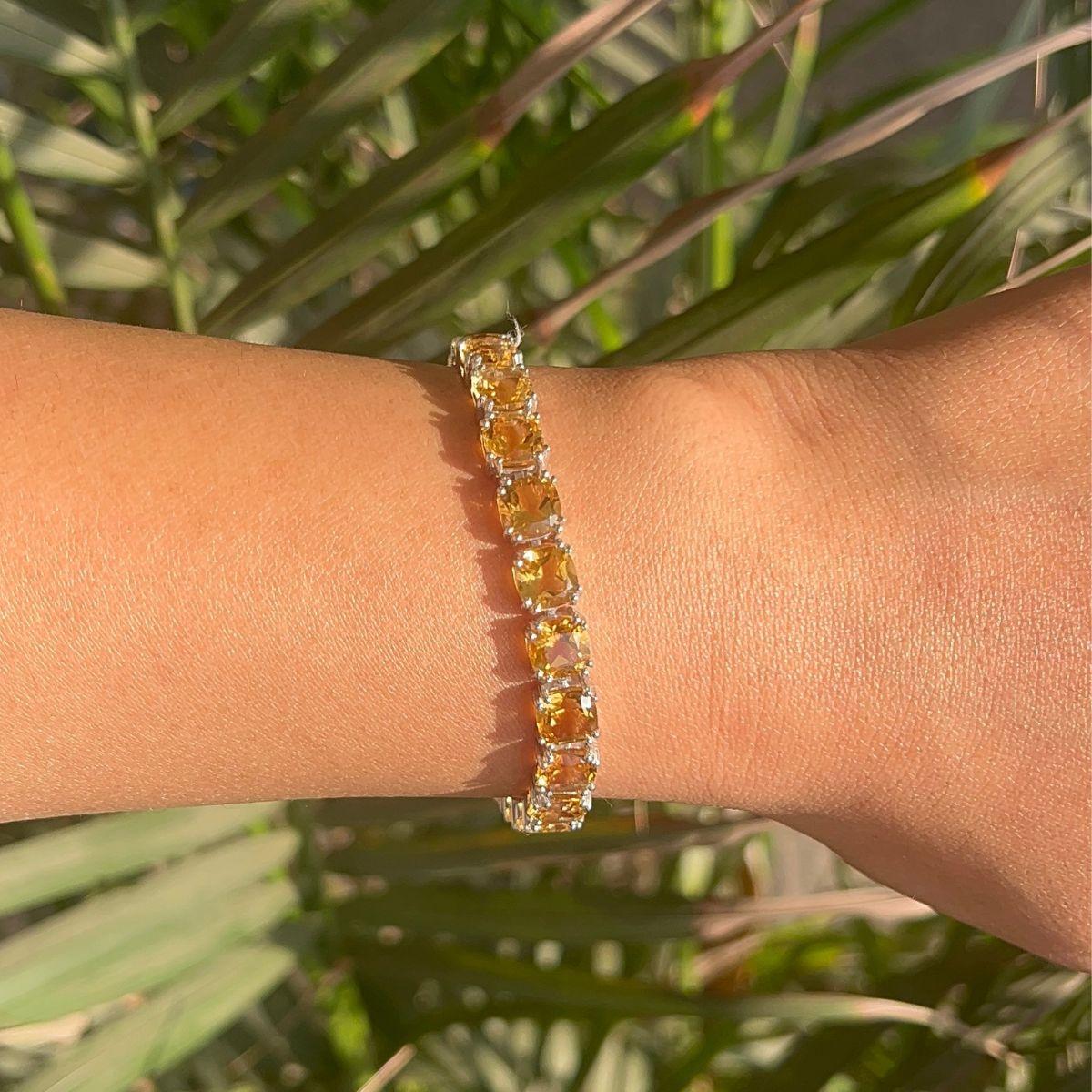 Cushion Cut Natural Citrine Gemstone Unisex Tennis Bracelet in 925 Silver In New Condition For Sale In New York, NY