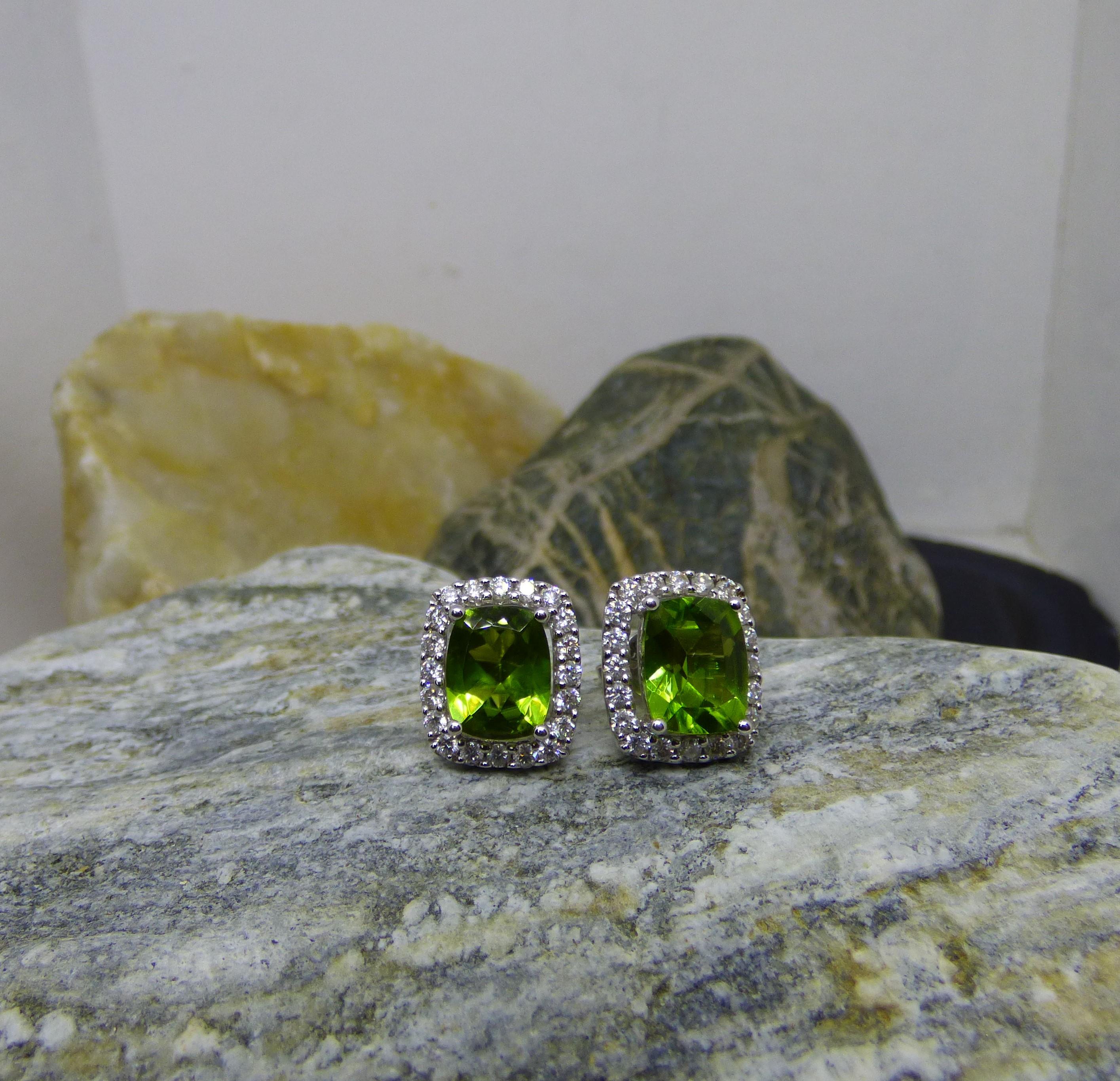 Modern Cushion cut Peridot and Diamond Cluster Earrings in 18K white Gold. For Sale