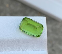 Cushion Cut Peridot Gemstone: Natural August Birthstone, Pakistan (4.44 carats)