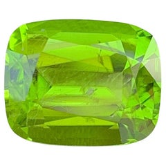 Cushion Cut Peridot Gemstone: Natural August Birthstone, Pakistan (6.17 carats)