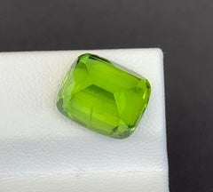 Cushion Cut Peridot Gemstone: Natural August Birthstone, Pakistan (7.85 carats)