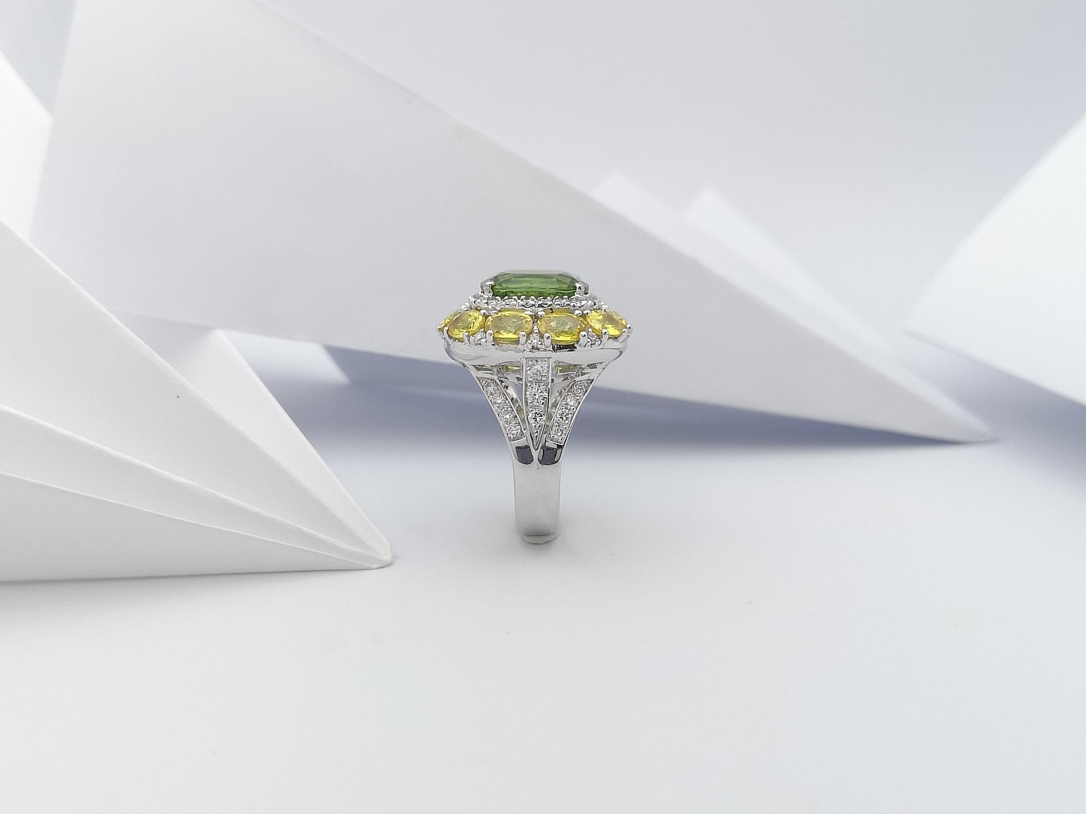 Cushion Cut Peridot, Yellow Sapphire with Diamond Ring in 18 Karat White Gold For Sale 12