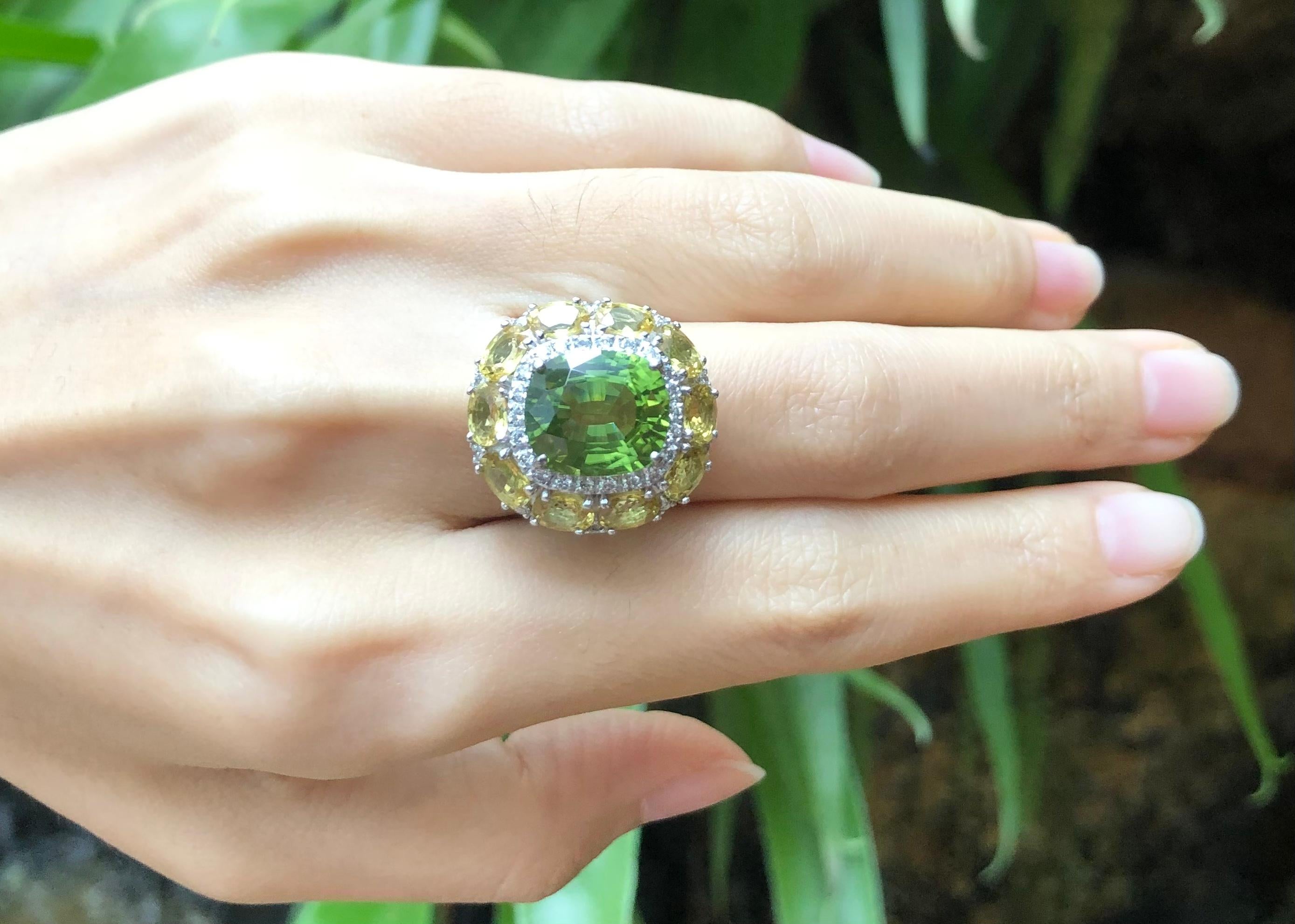 Contemporary Cushion Cut Peridot, Yellow Sapphire with Diamond Ring in 18 Karat White Gold For Sale