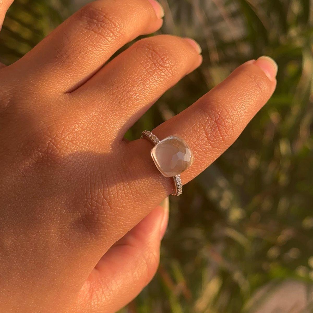 in vendita:  Anello con quarzo rosa tagliato a cuscino e zirconi Single Stone per la mamma in argento 925 2
