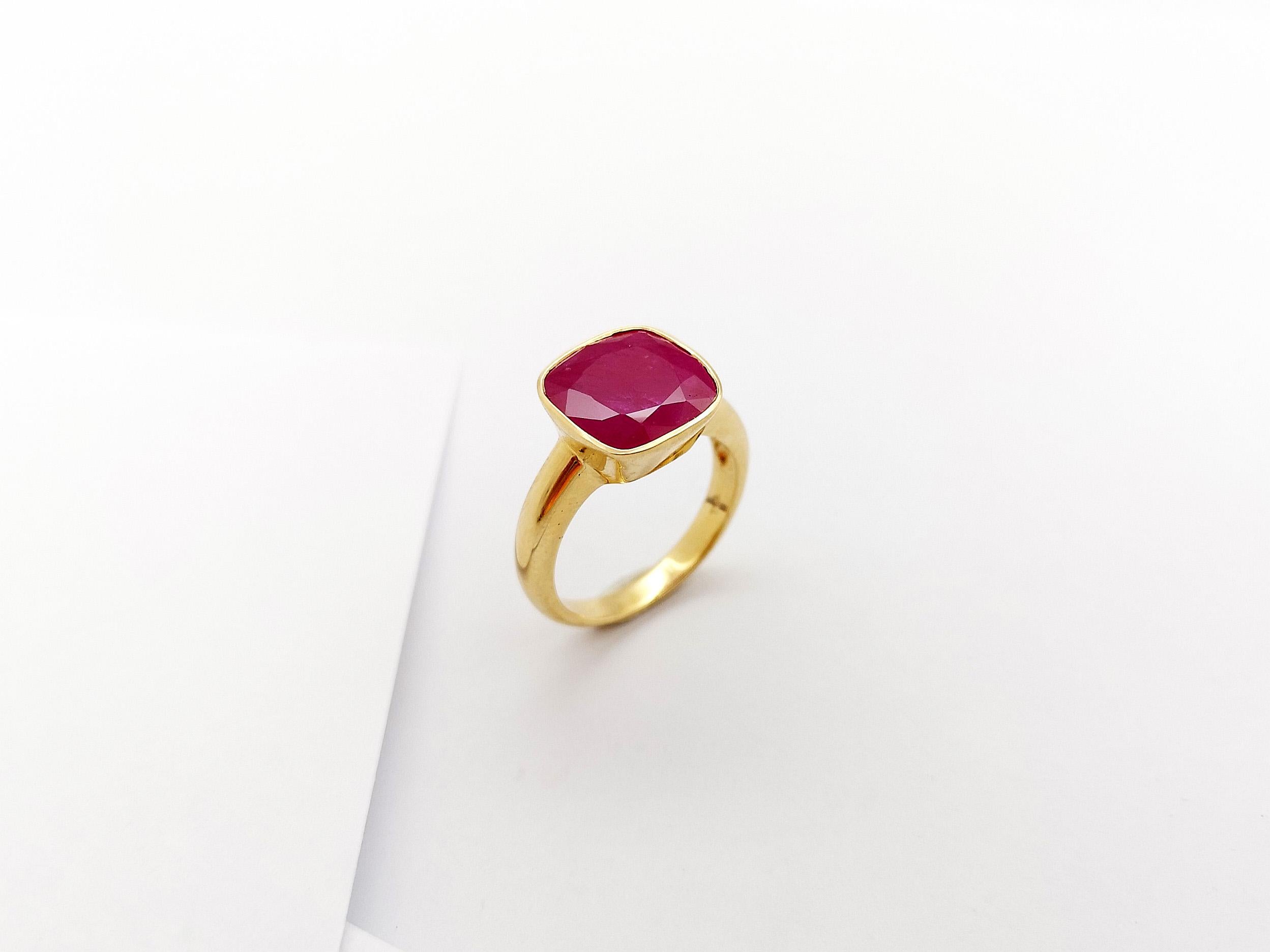 Cushion Cut Ruby Ring set in 18K Gold Settings For Sale 8
