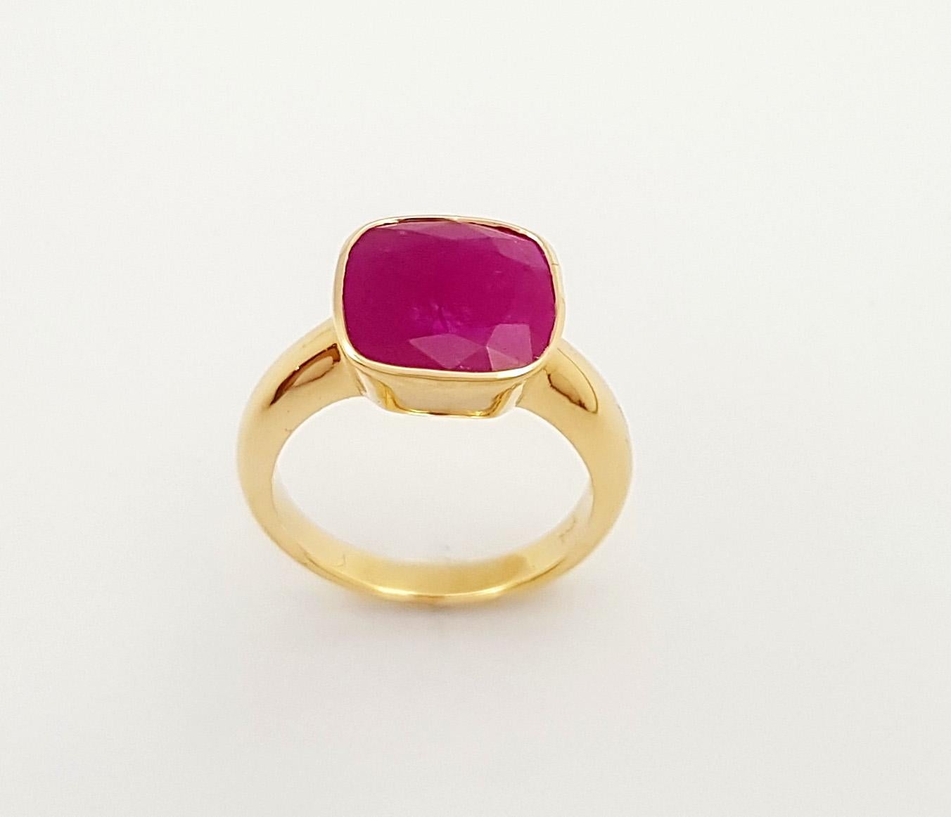 Cushion Cut Ruby Ring set in 18K Gold Settings For Sale 2