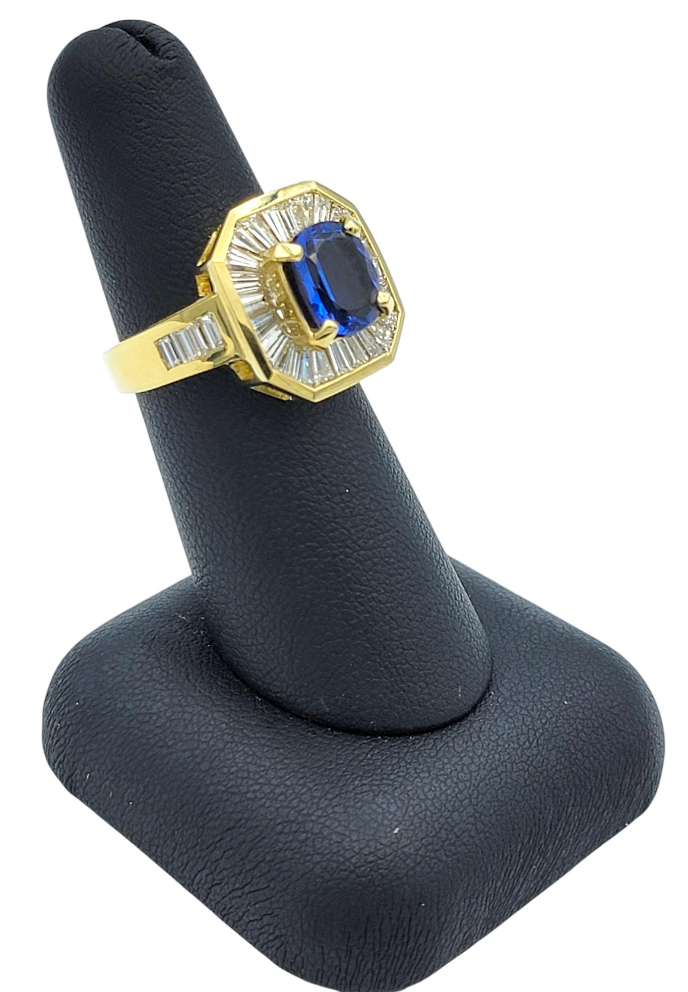 Bague octogonale en or jaune 18 carats, tanzanite taille coussin et diamants baguettes en vente 6