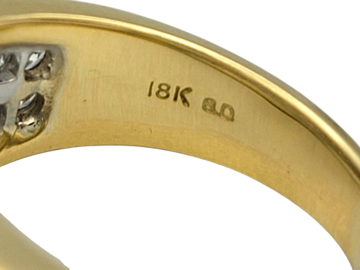 Anello Cocktail con tanzanite taglio cuscino e diamanti pavé in oro lucido 18 carati in vendita 1