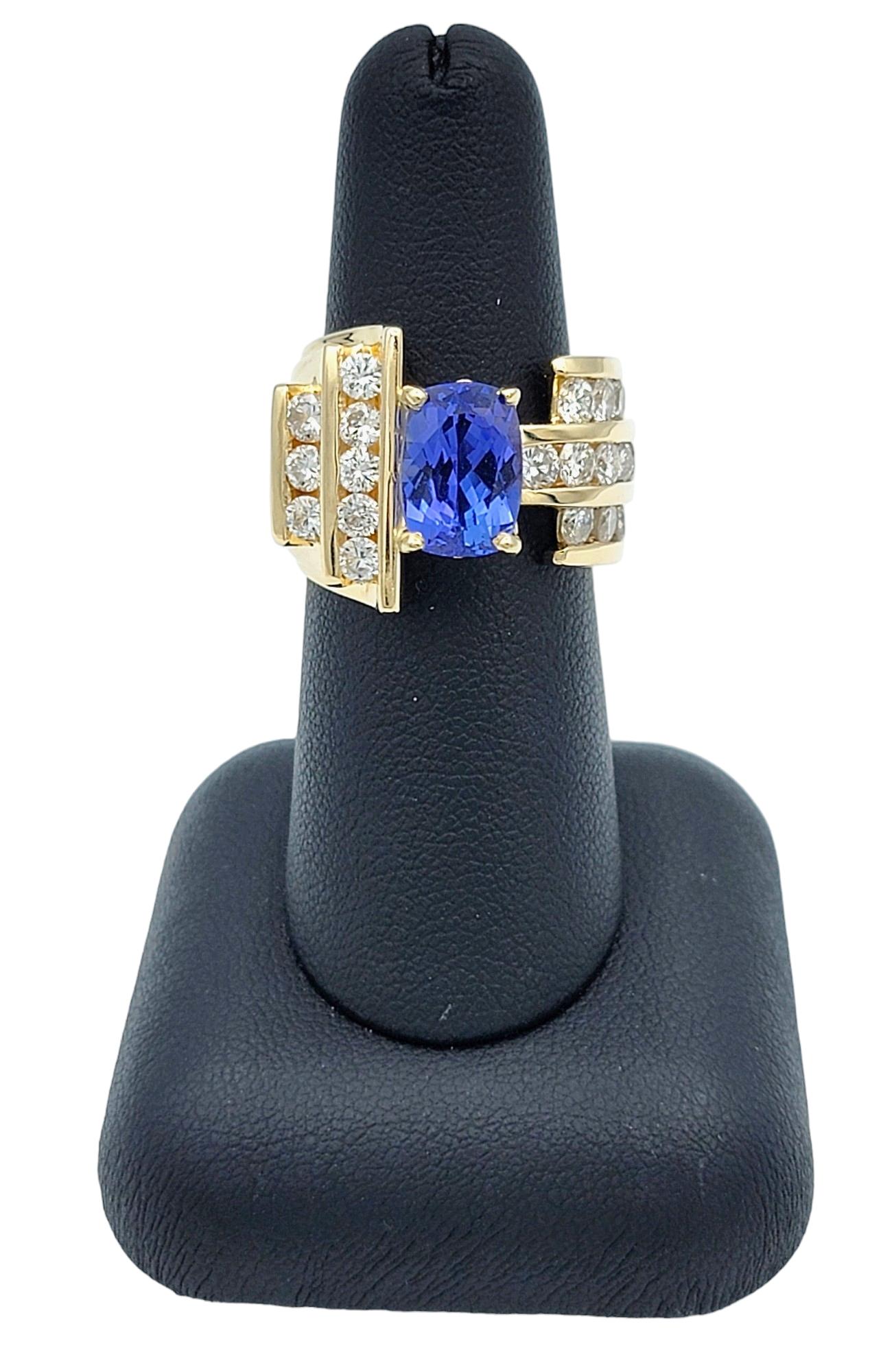 Anello cocktail asimmetrico con tanzanite taglio cuscino e diamante rotondo in oro 14 carati in vendita 7