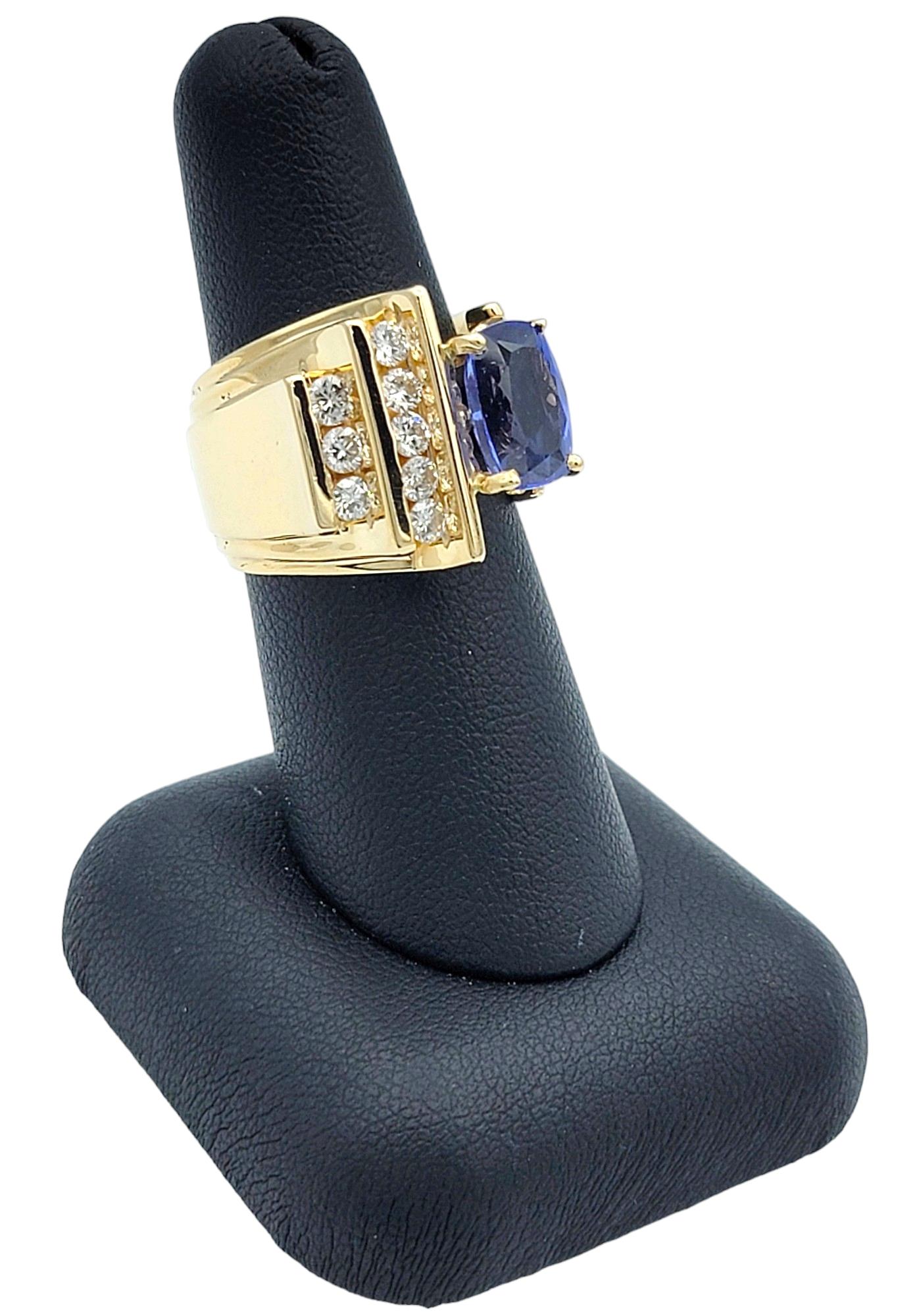 Anello cocktail asimmetrico con tanzanite taglio cuscino e diamante rotondo in oro 14 carati in vendita 9