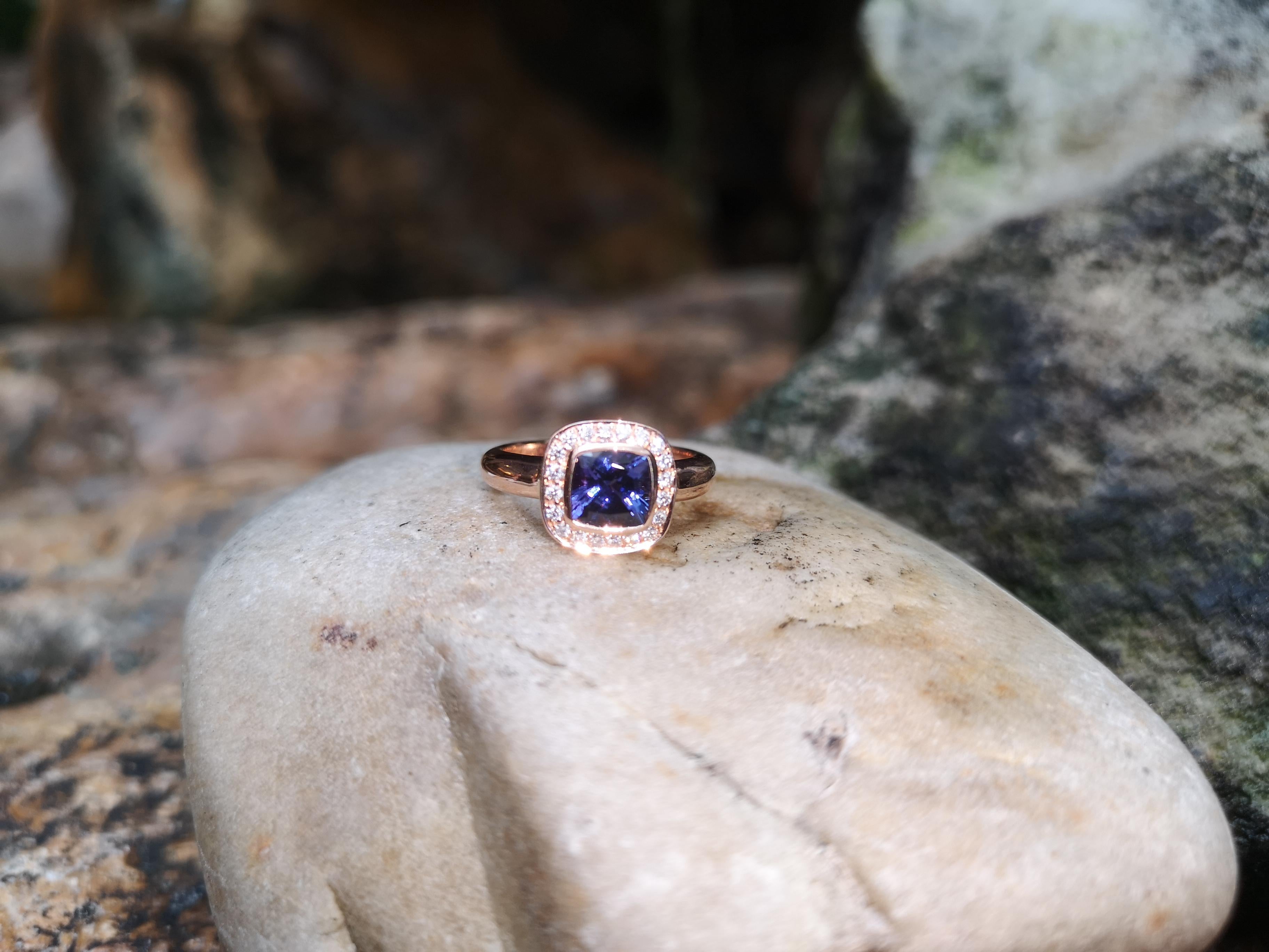 Cushion Cut Tanzanite with Diamond Ring Set in 18 Karat Rose Gold Settings In New Condition For Sale In Bangkok, TH