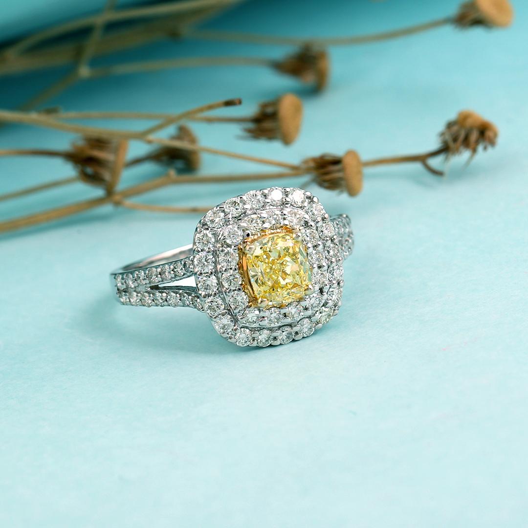 Edwardian Cushion Cut Yellow Diamond Engagement Ring & Halo Diamond Setting in 18k Gold For Sale