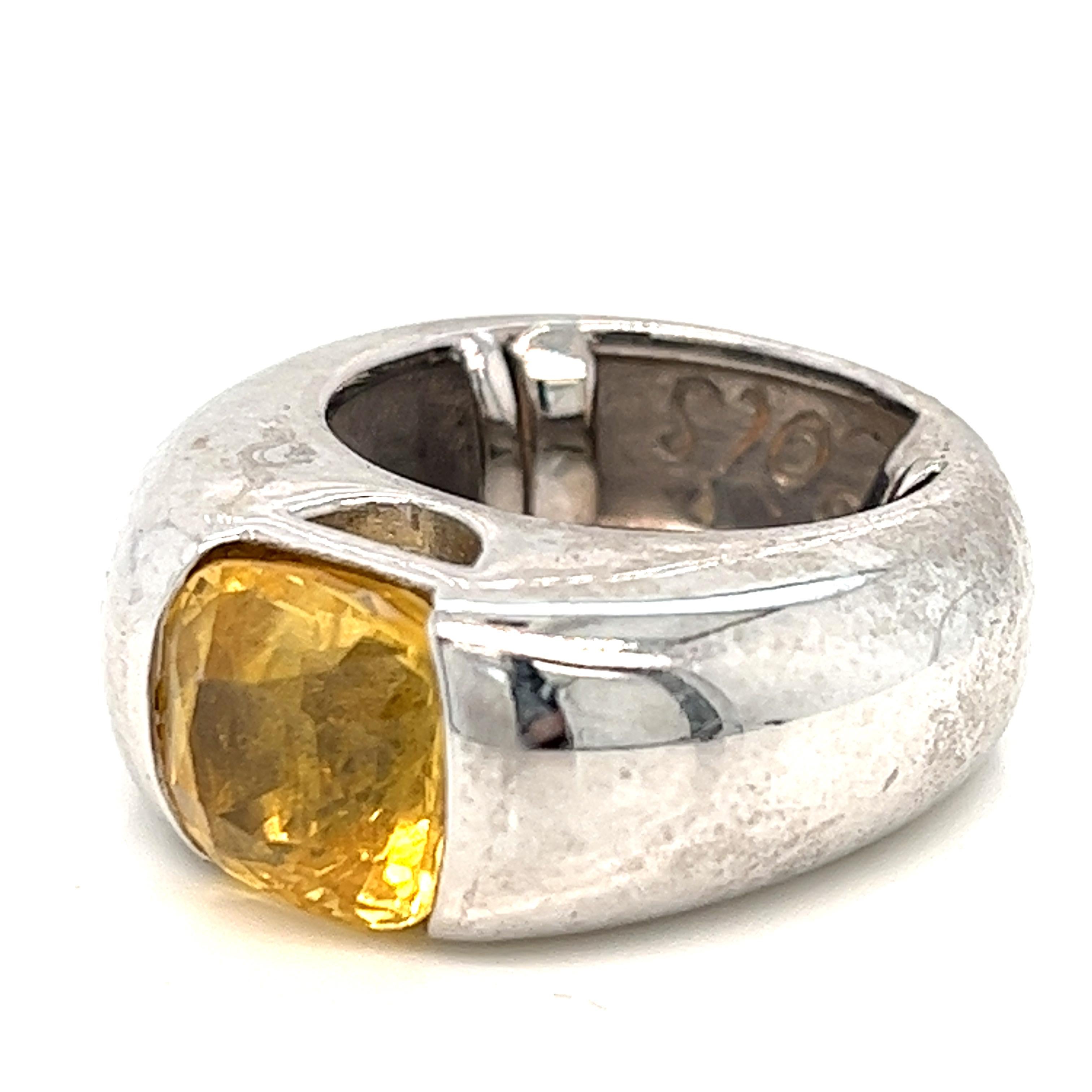 Taglio cuscino Anello con zaffiro giallo taglio cuscino di circa 4,98 carati in platino, misura 7 in vendita