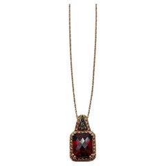 Kissenschliff Dunkelroter Granat Champagner Diamant Halo 14K Roségold Anhänger Halskette