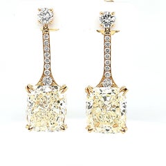 Diamant-Tropfen-Ohrringe mit Diamant im Kissenschliff und insgesamt 18,27 Karat