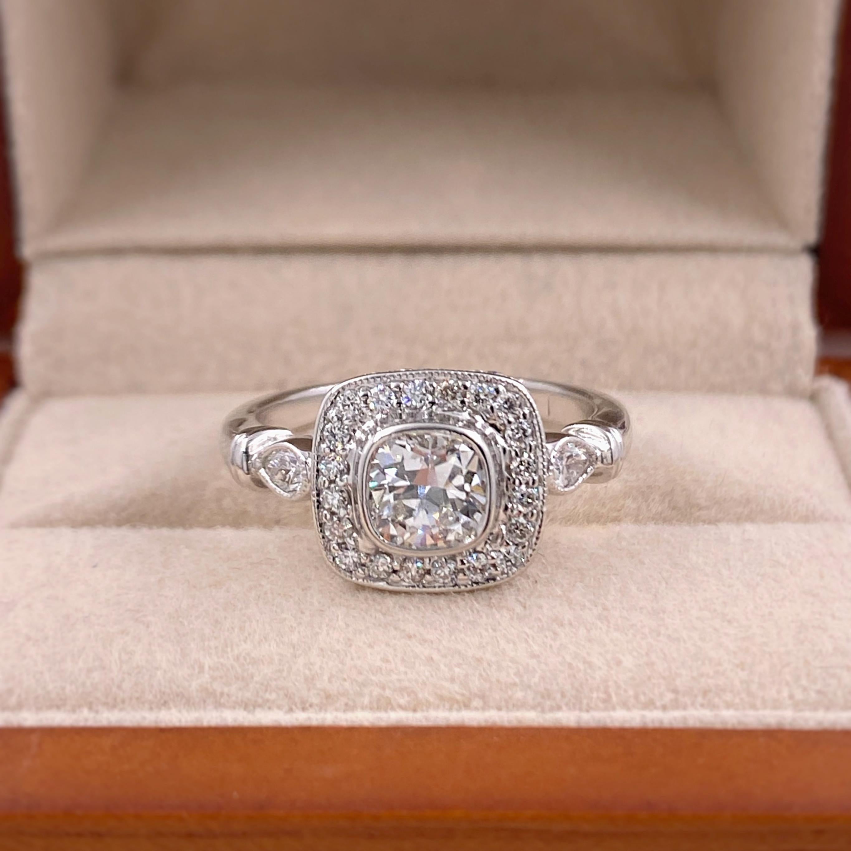 Bague de fiançailles en or blanc 18 carats avec diamant coussin de 1,20 carat Excellent état - En vente à San Diego, CA