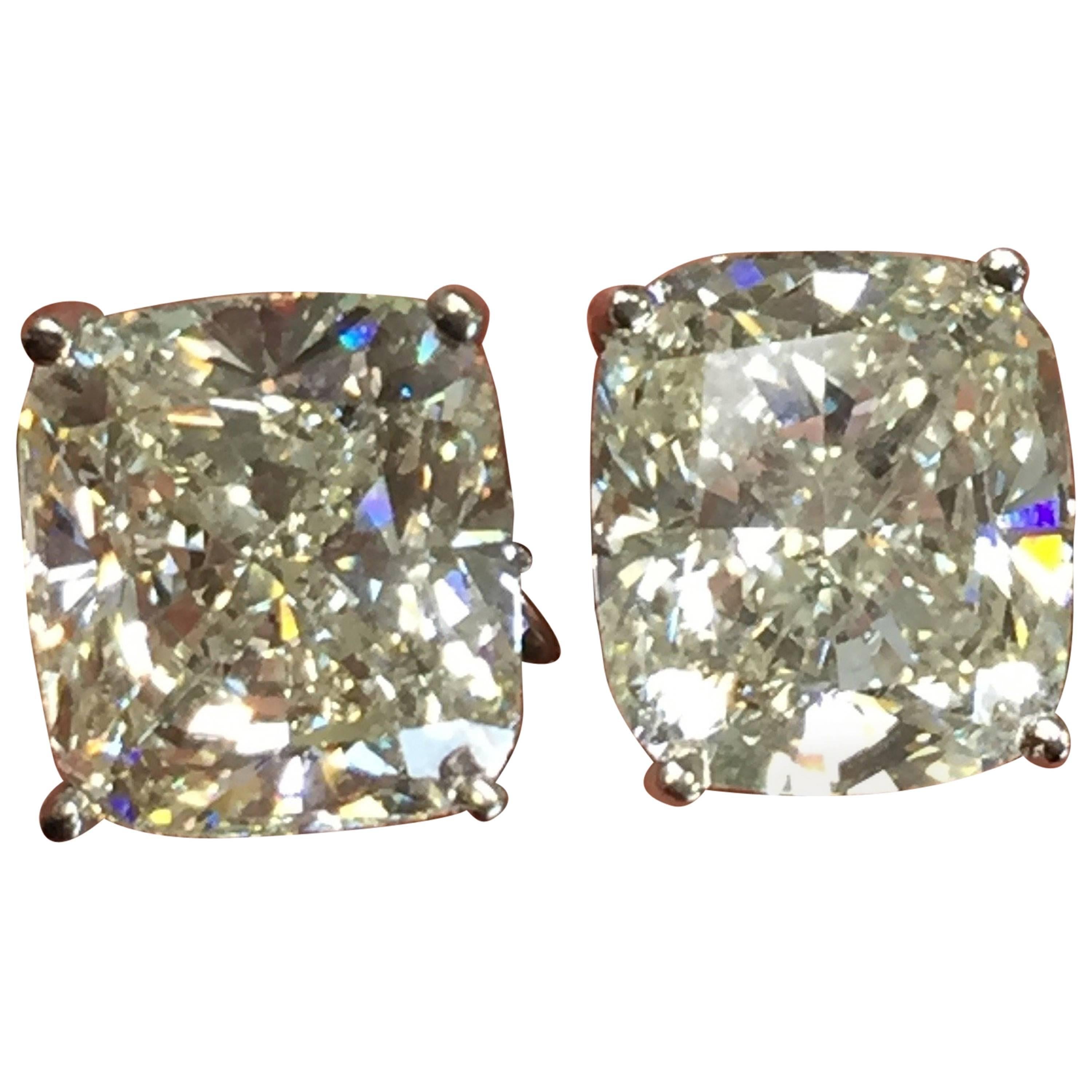 Cushion Diamond Studs in 18 Karat White Gold