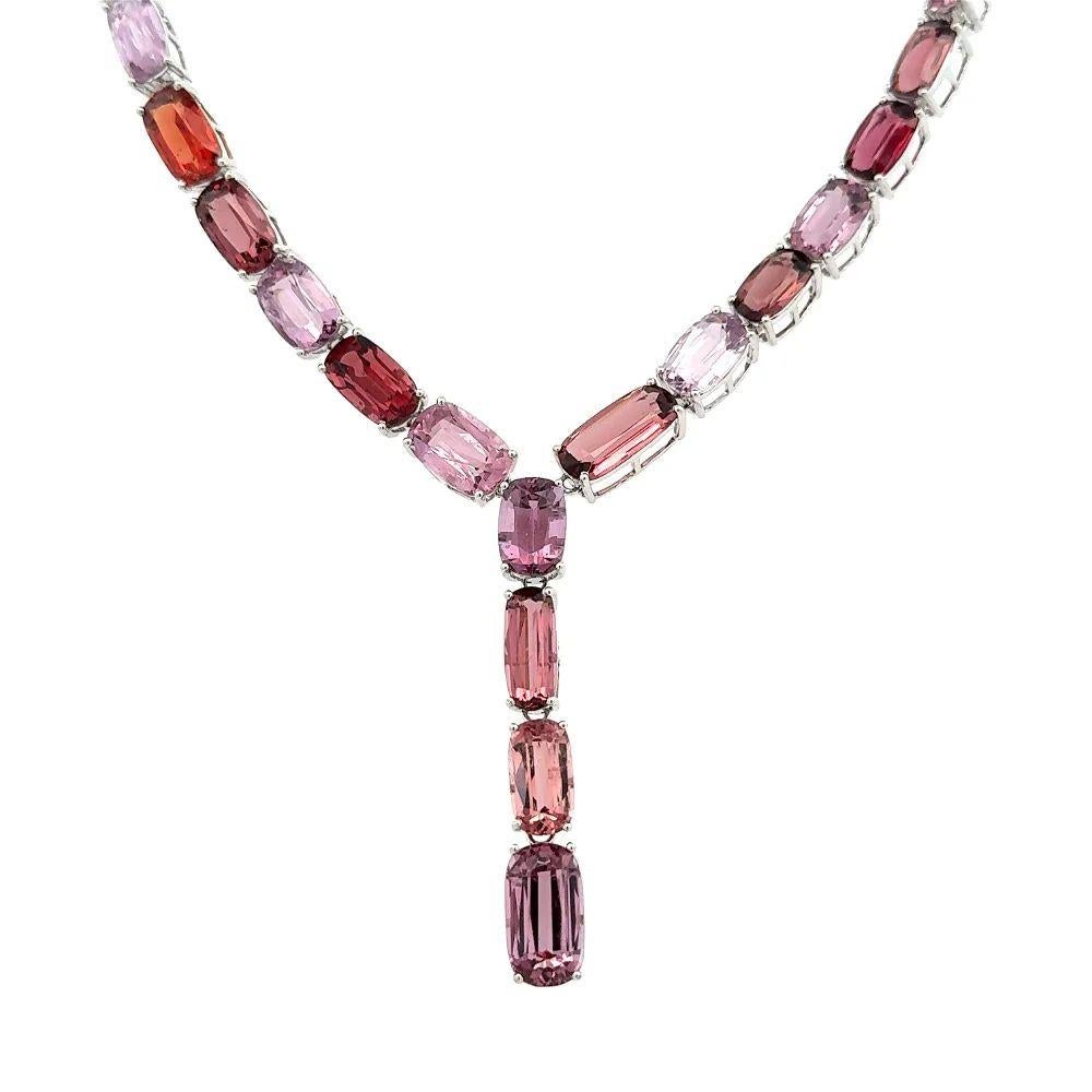 Moderno Cuscino rosso fantasia e Spinello pastello NO HEAT Collana in oro GIA Lariat in vendita