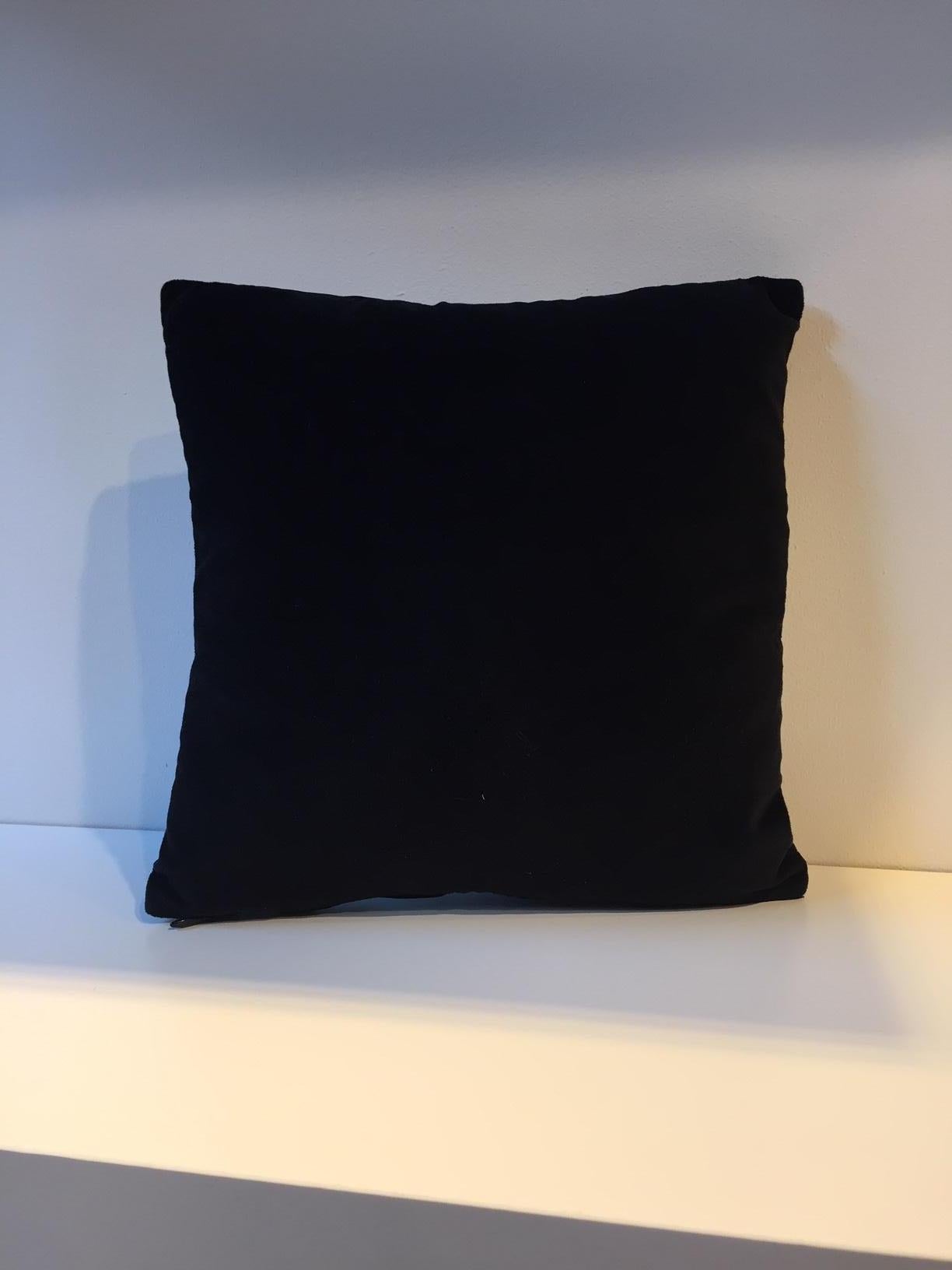Cushion Floral Hand Embroidery on Pleated Black Silk In New Condition For Sale In Hamburg, DE