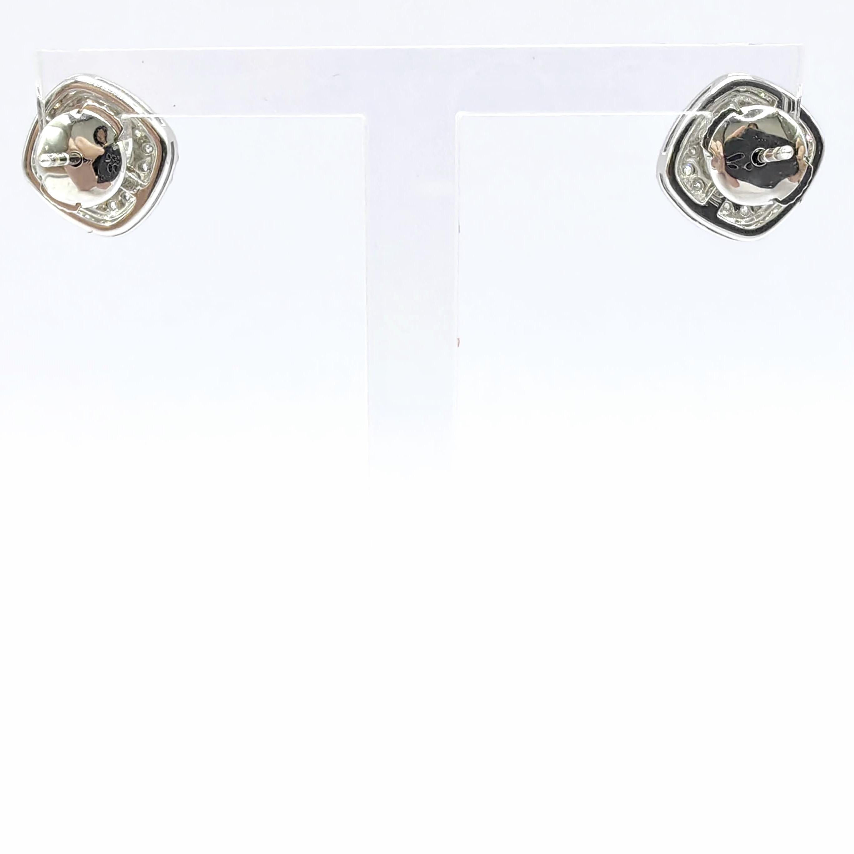 10nmm Cushion Illusion Round Diamond Cluster Ohrstecker aus 18K Weißgold im Zustand „Neu“ im Angebot in Wan Chai District, HK