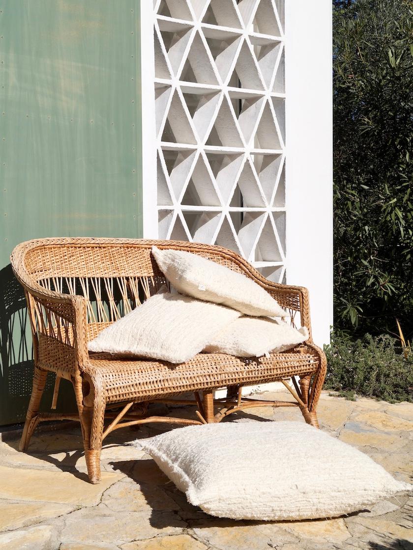 Portugais Coussin portugais en coton écru tissé à la main Lagos SAUDADE DESIGN en vente
