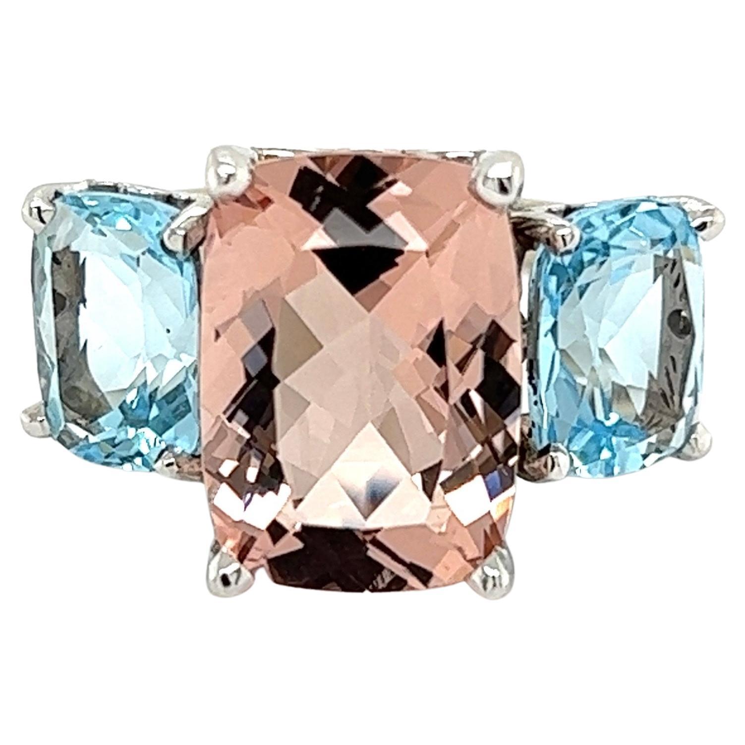 Anillo de oro vintage de 3 piedras con morganita y aguamarina en cojín en venta