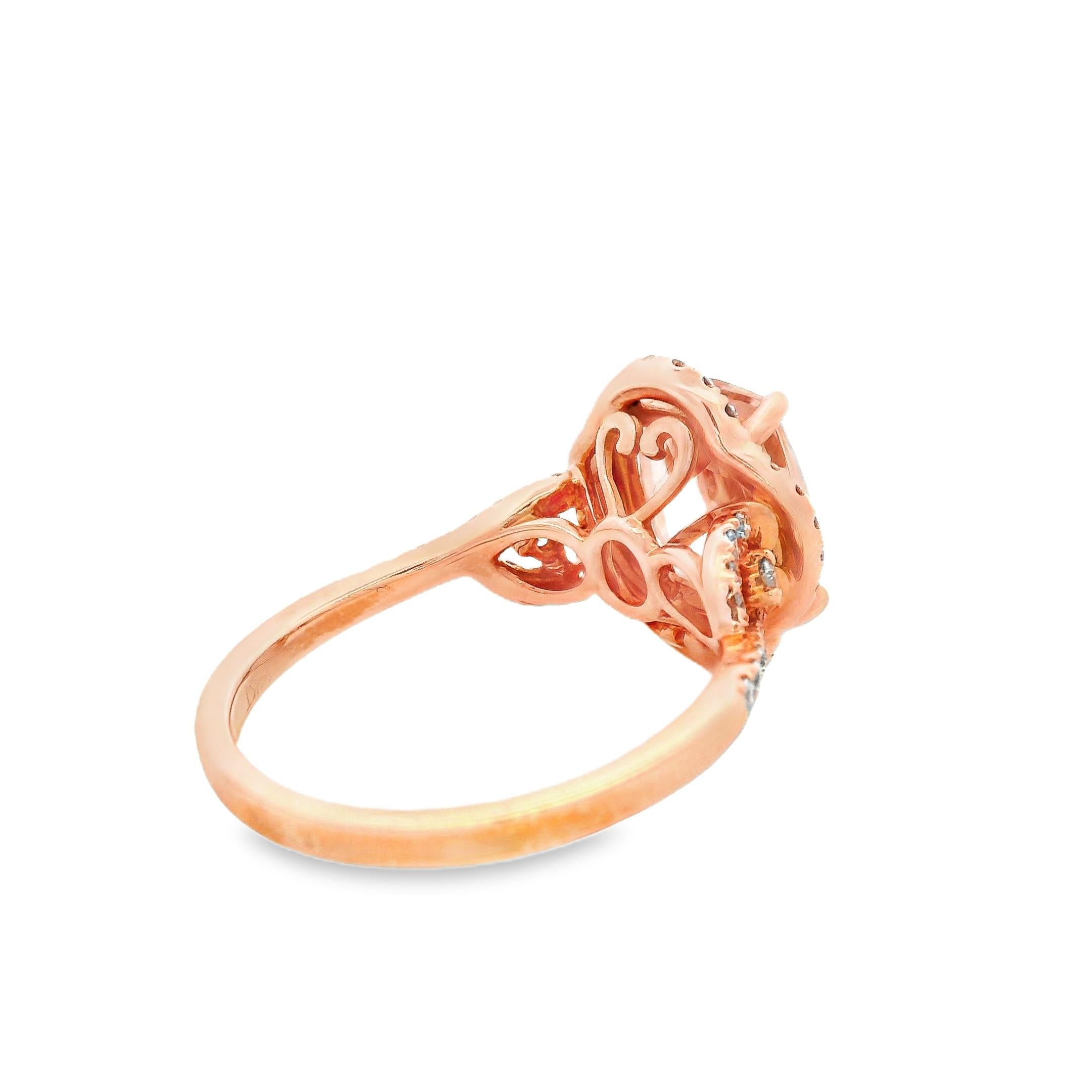 Cushion Morganit und Diamant Halo Ring in 14K Rose Gold Größe 7 im Angebot 1