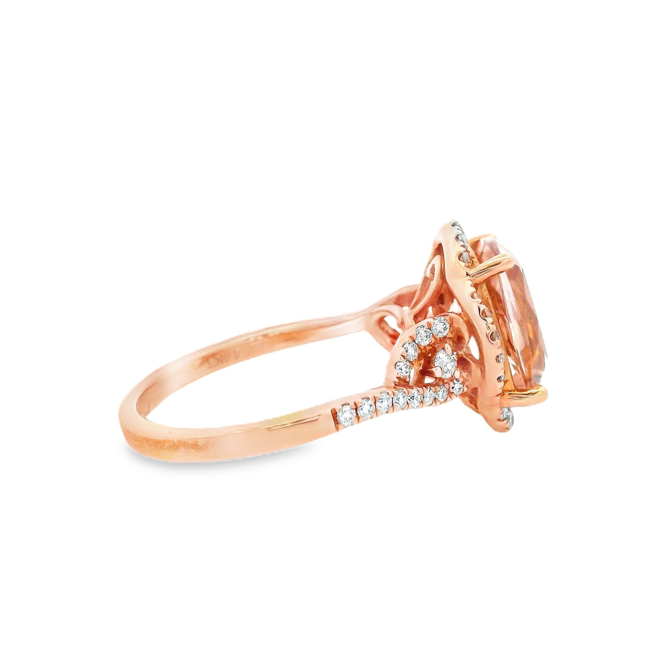Cushion Morganit und Diamant Halo Ring in 14K Rose Gold Größe 7 im Angebot 2