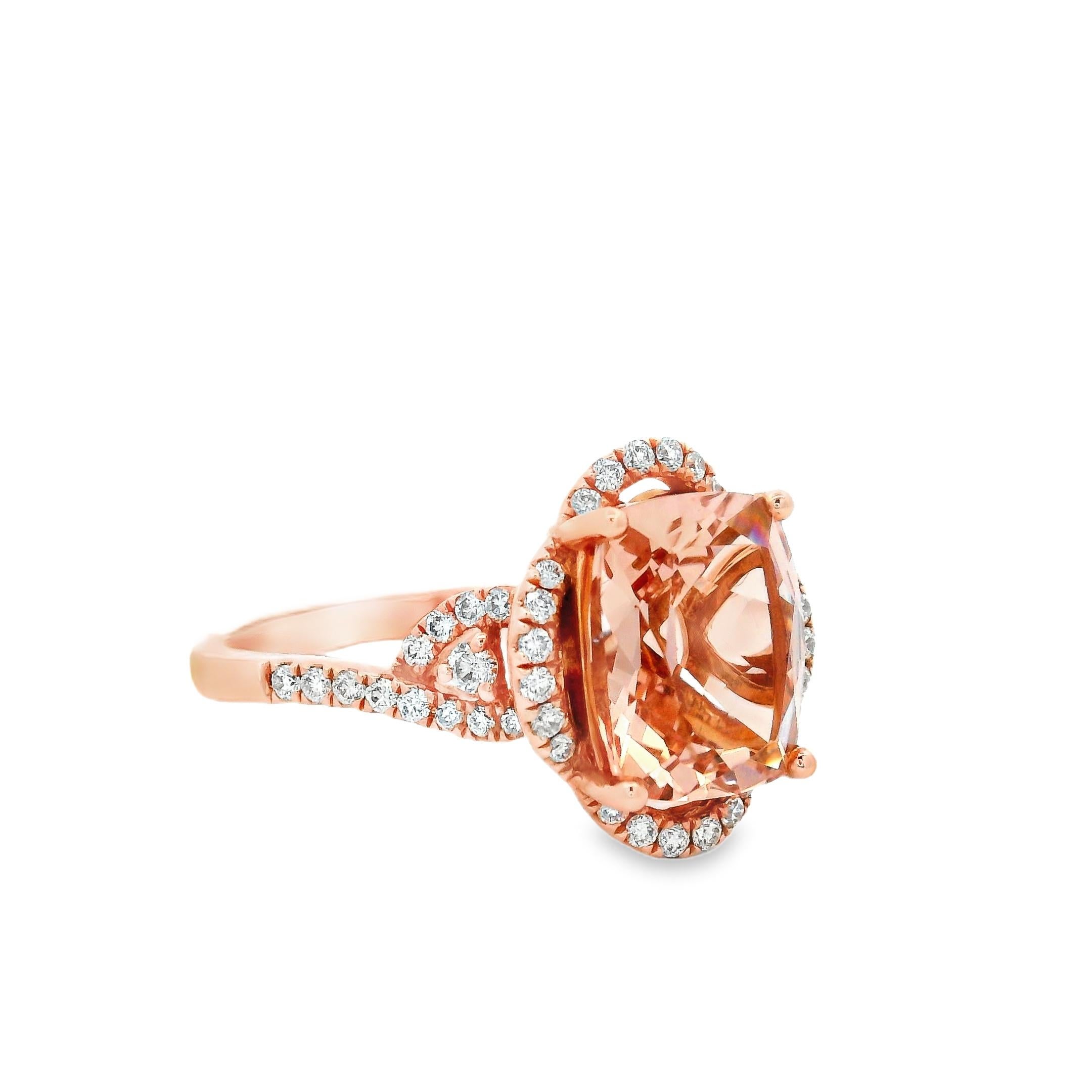 Cushion Morganit und Diamant Halo Ring in 14K Rose Gold Größe 7 im Angebot 3