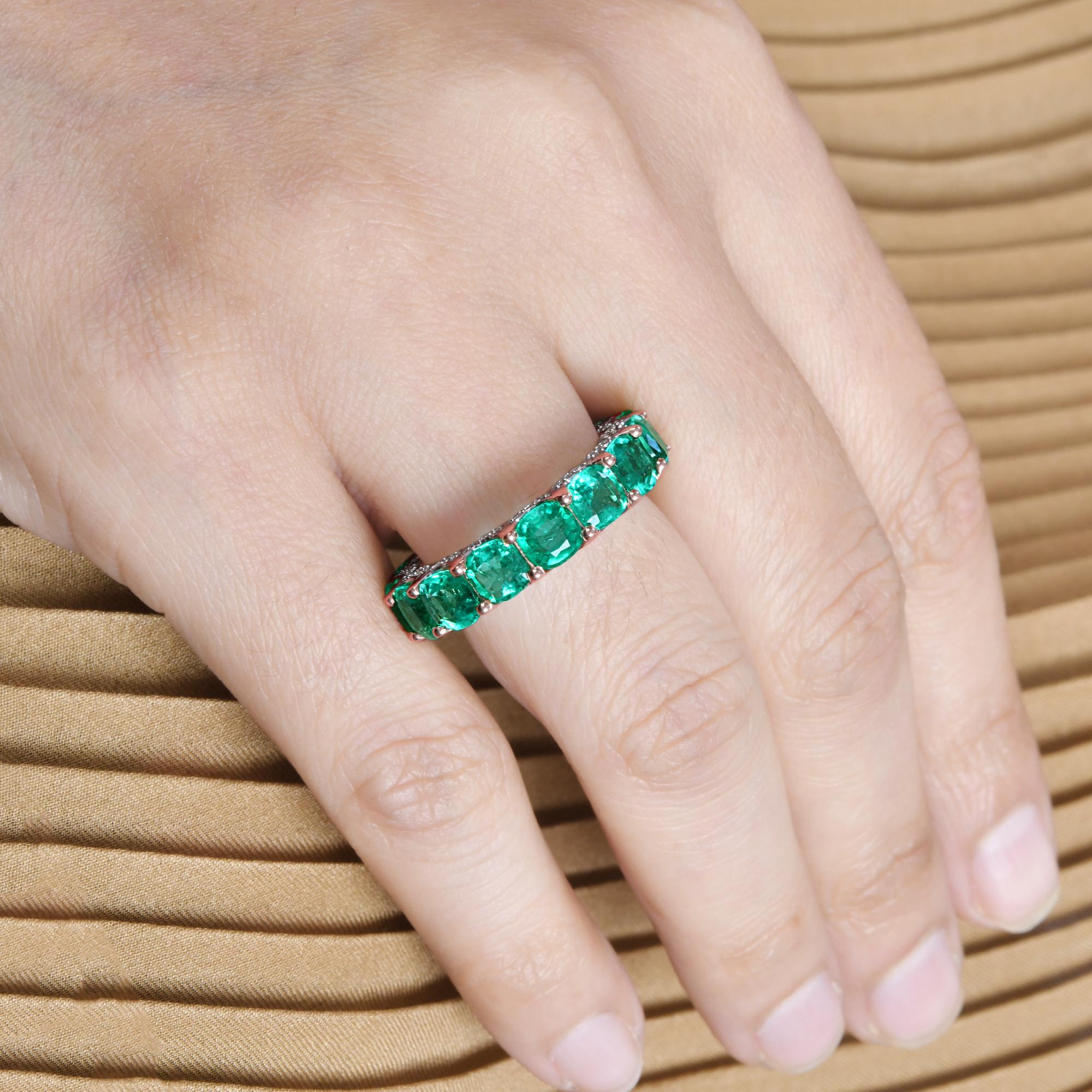 Cushion Cut Cushion Natural Emerald Gemstone Band Ring Pave Diamond 18k Rose Gold Jewelry For Sale