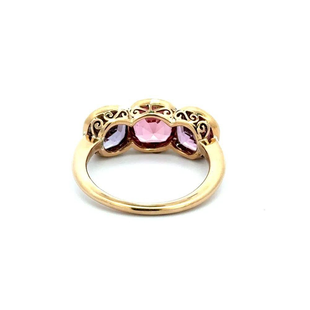 Cuscino rosa pastello e viola NO HEAT Spinello GIA Anello con dichiarazione in oro a 3 pietre In condizioni ottime in vendita a Montreal, QC