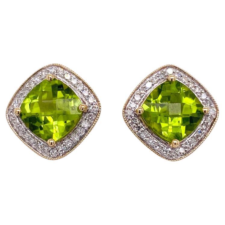 Kissenschliff Peridot Diamant Halo auf Spitze Ohrstecker 14K Gelbgold Texturierte Akzente im Angebot