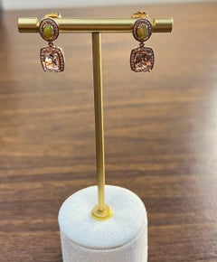 Kissenschliff Rosa Pfirsich Morganit Weiße Opale Halo Diamanten 14K Roségold Ohrringe