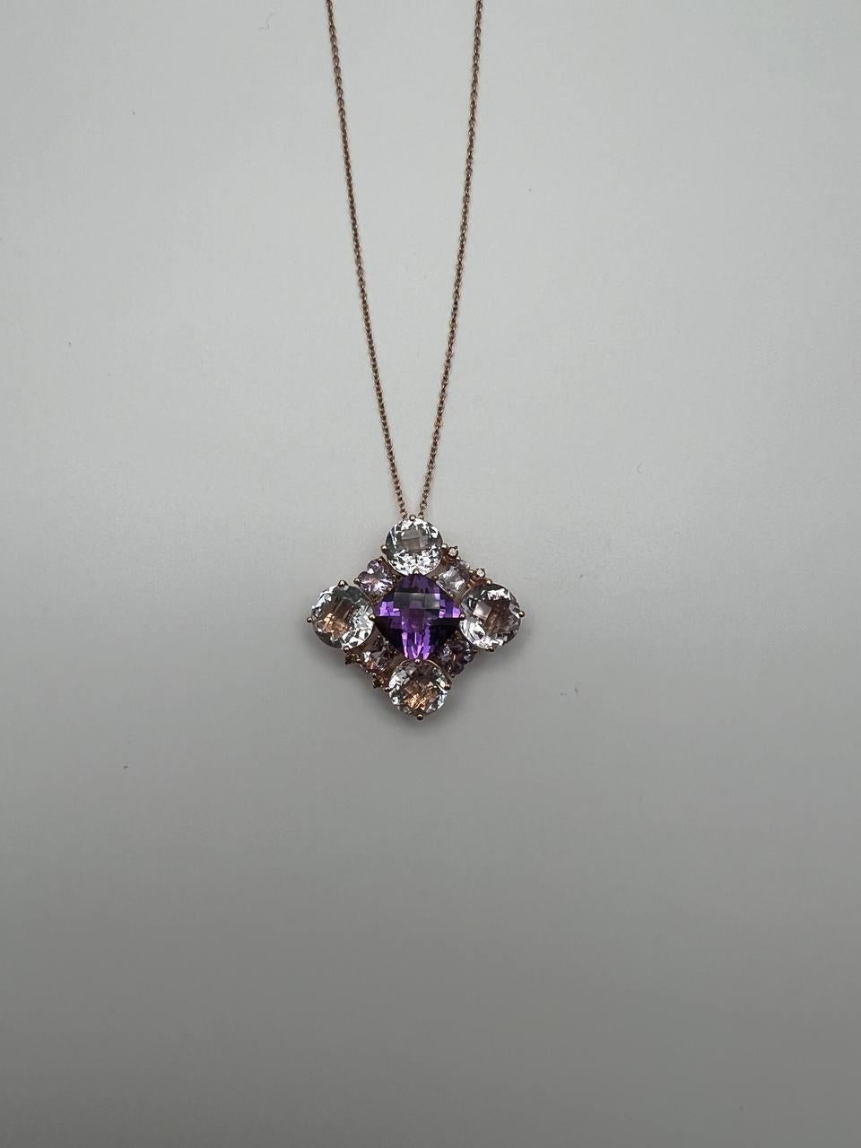 Collana con ciondolo in oro rosa 14K con ametista viola a cuscino e gemma azzurra bianca in vendita 4
