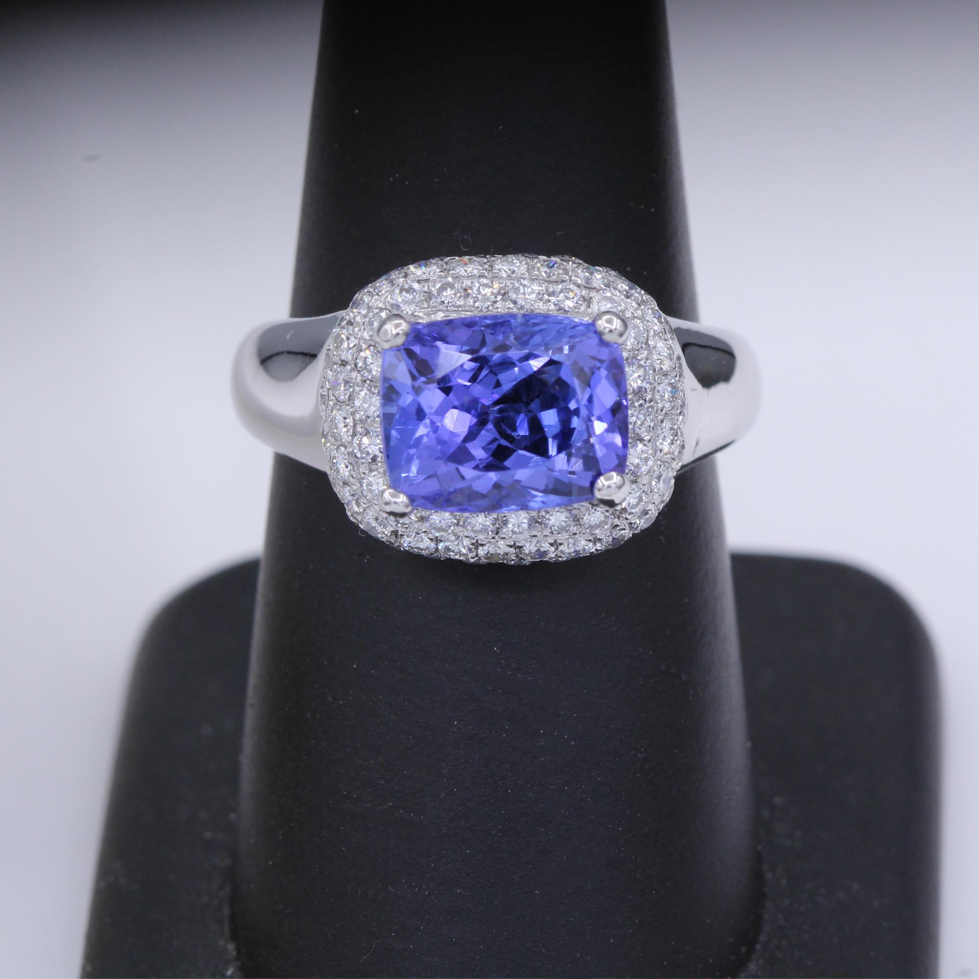 Cushion Rectangle Shape Tanzanite 3.64 Carat and Diamond Ring 18 Karat Gold For Sale 1