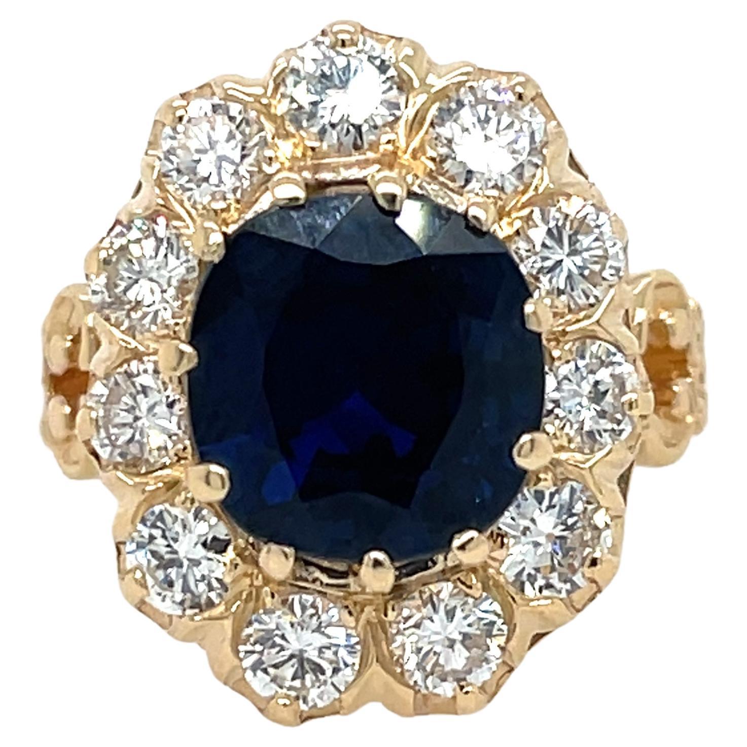 Cushion Sapphire '3.96ct' and Diamond Yellow Gold Ring For Sale