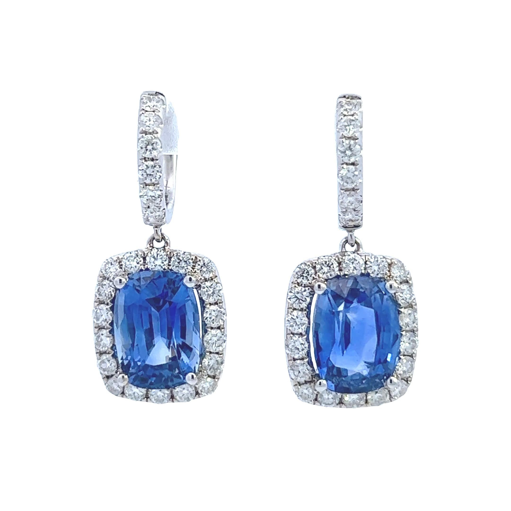 Cushion Sapphire sparkle earrings For Sale 1