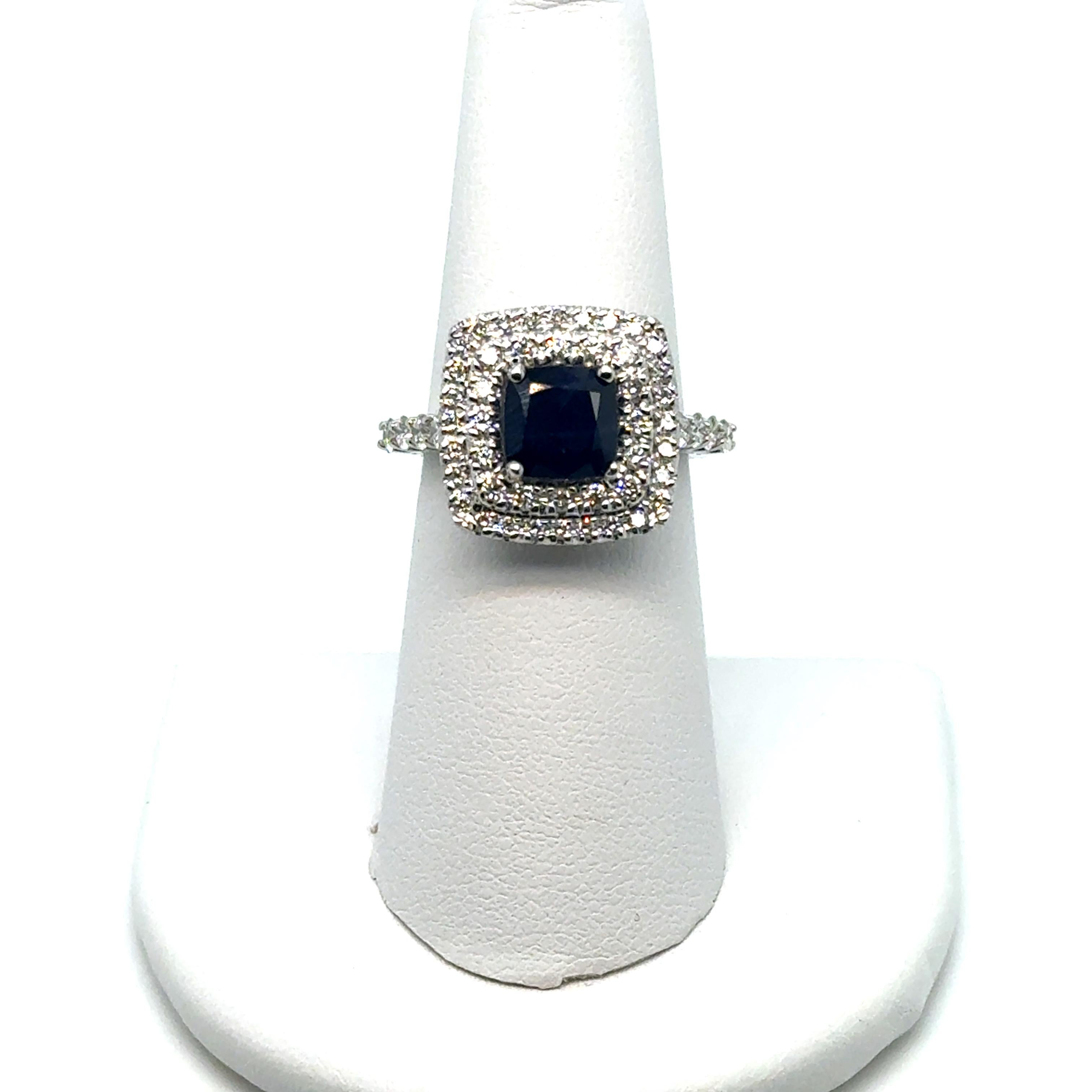 Women's Cushion sapphire with Diamond 14KW GOLD RING For Sale