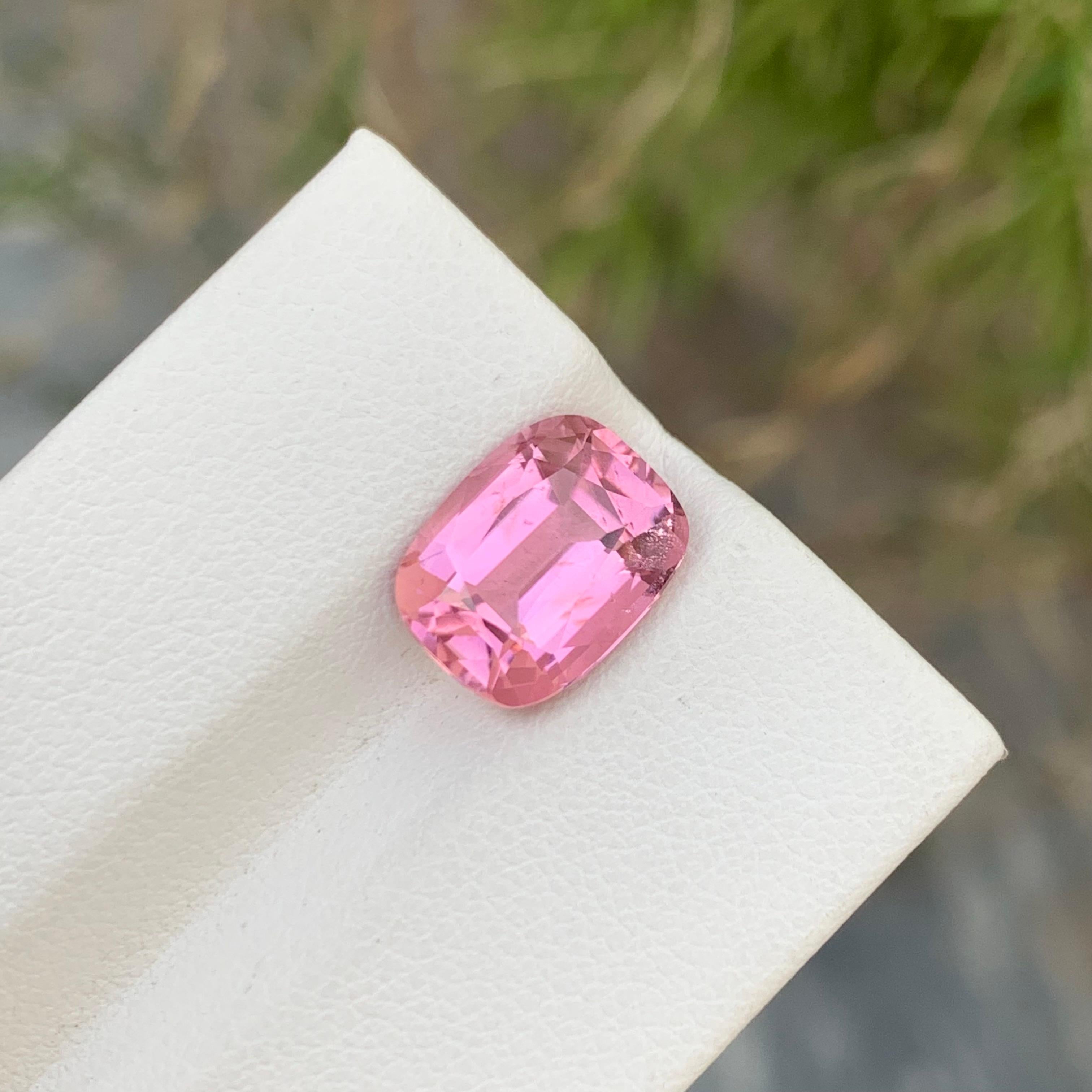 Cushion Shape 3.90 Carats Natural Loose Soft Pink Tourmaline Gem For Ring  For Sale 5