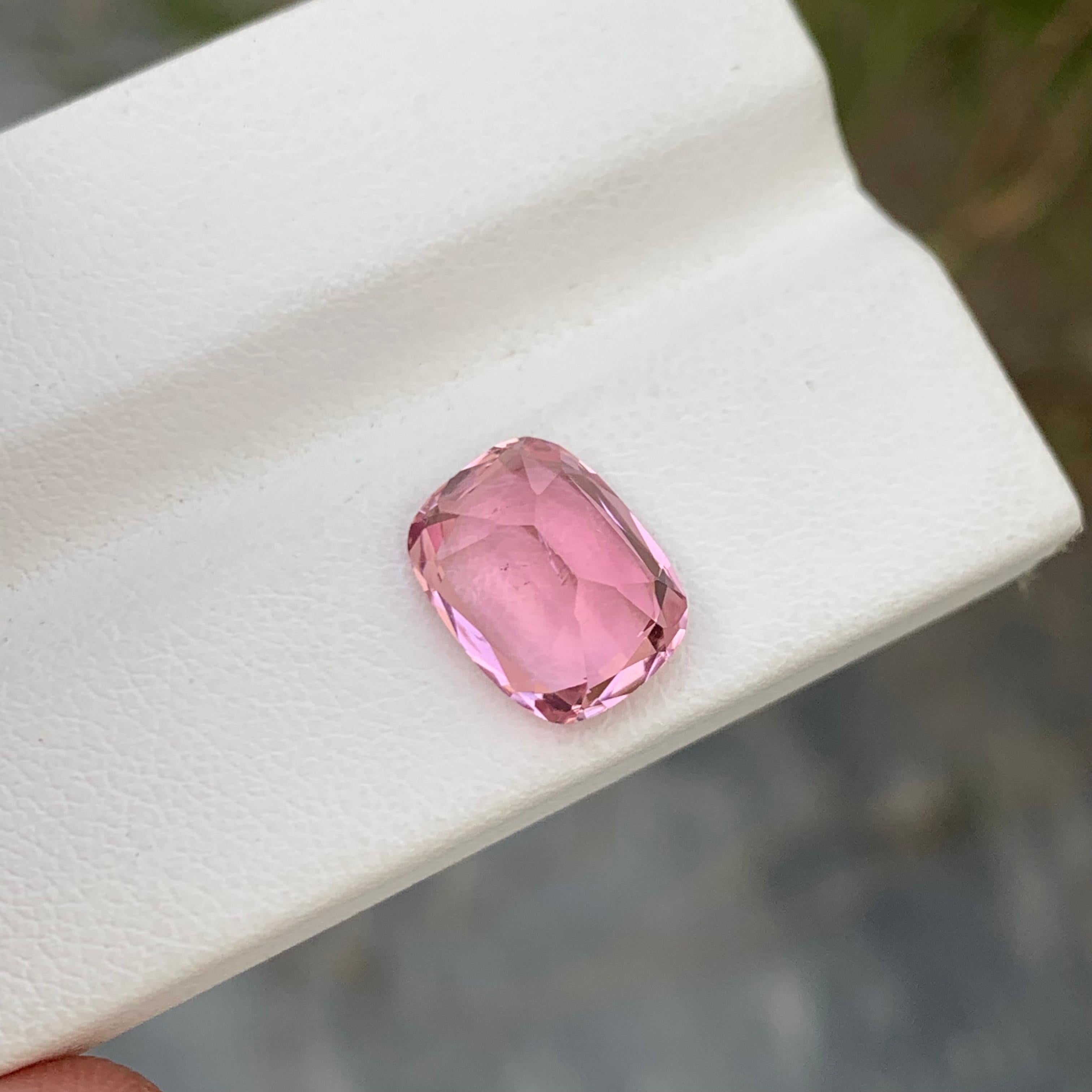 Cushion Shape 3.90 Carats Natural Loose Soft Pink Tourmaline Gem For Ring  For Sale 7