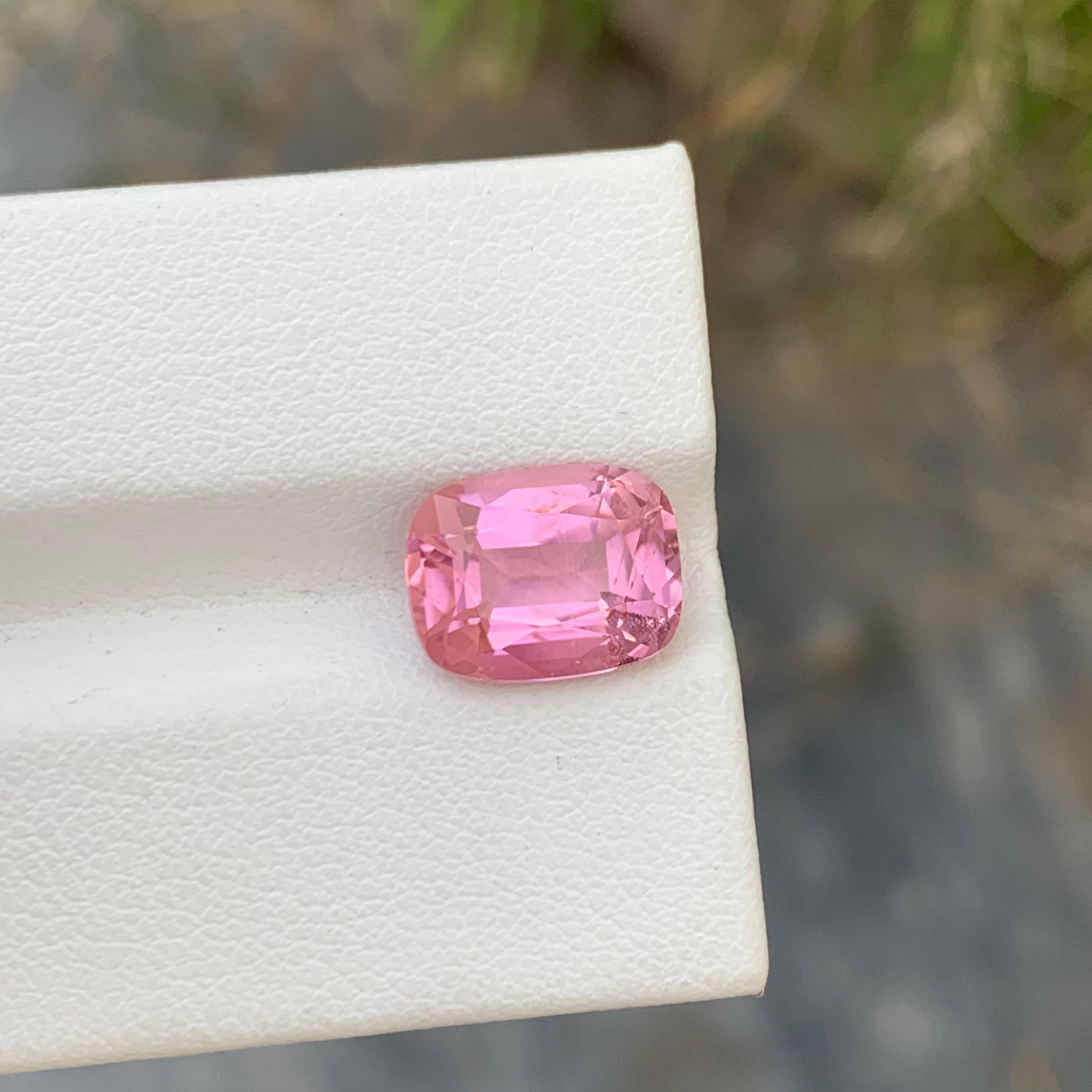 Cushion Shape 3.90 Carats Natural Loose Soft Pink Tourmaline Gem For Ring  In New Condition For Sale In Peshawar, PK