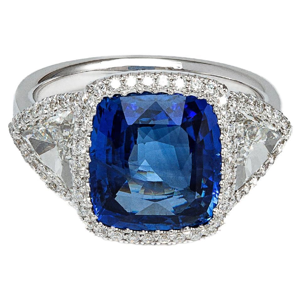 Bague en diamants et saphir de Ceylan bleu profond de forme coussin de 6,50 carats 
